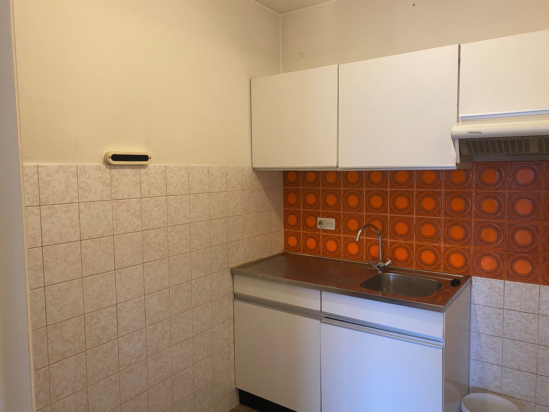 Centraal gelegen studio met terras en open zicht op het Mijnplein in Oostende foto 11