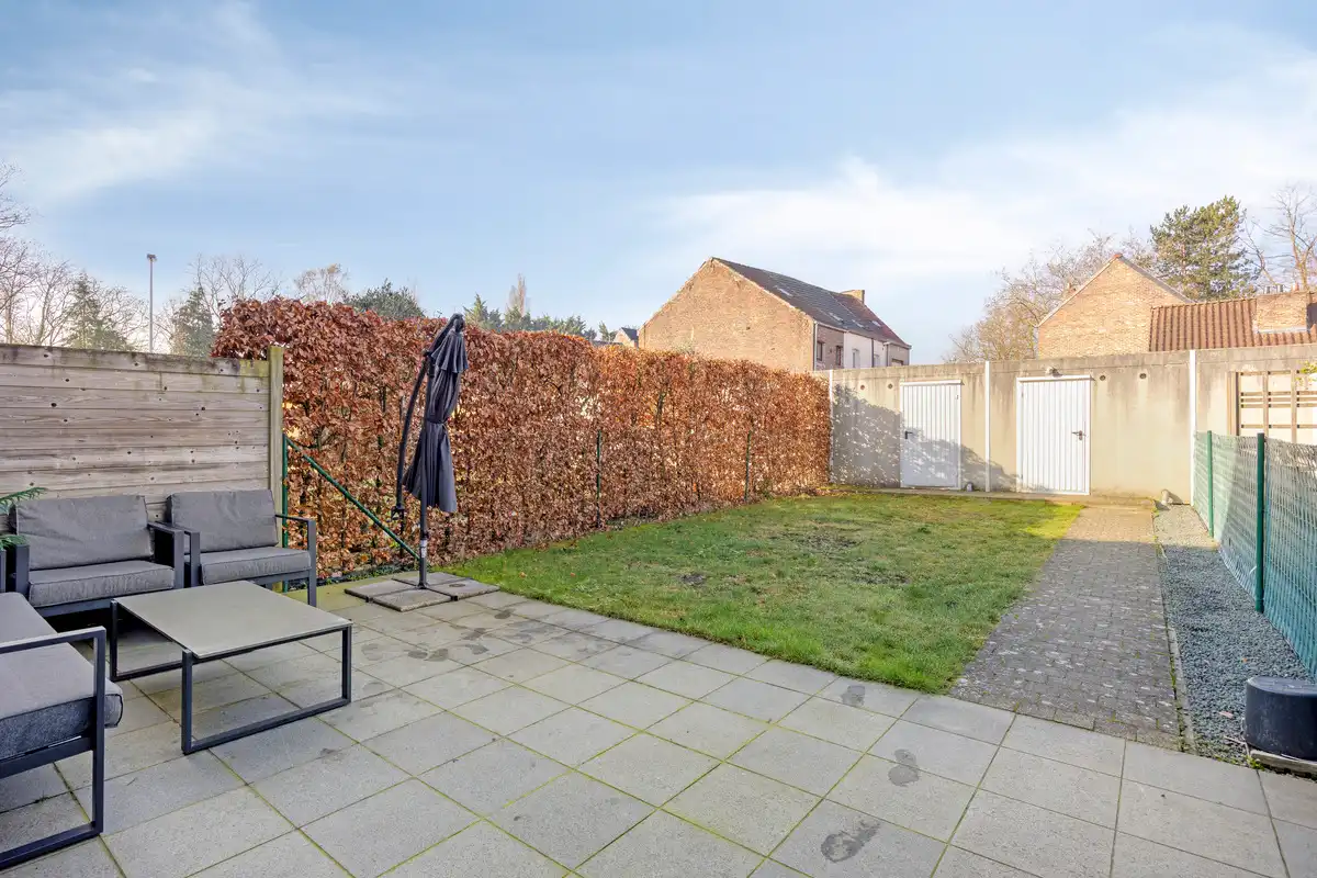 Trendy woning met dubbele garage foto 19