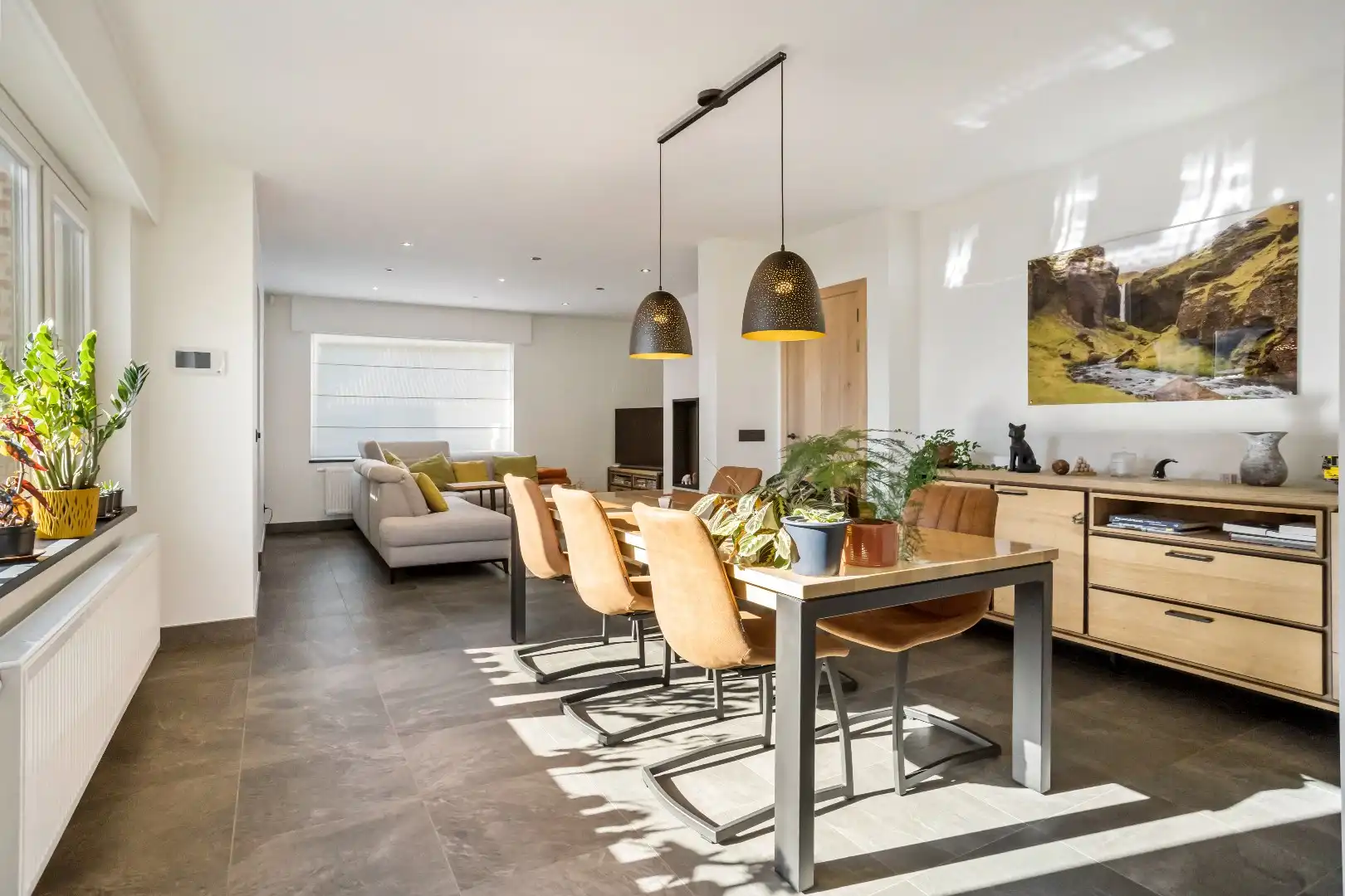 Deze prachtige woning werd 10 jaar geleden volledig gerenoveerd en biedt een moderne en comfortabele leefomgeving. foto 6