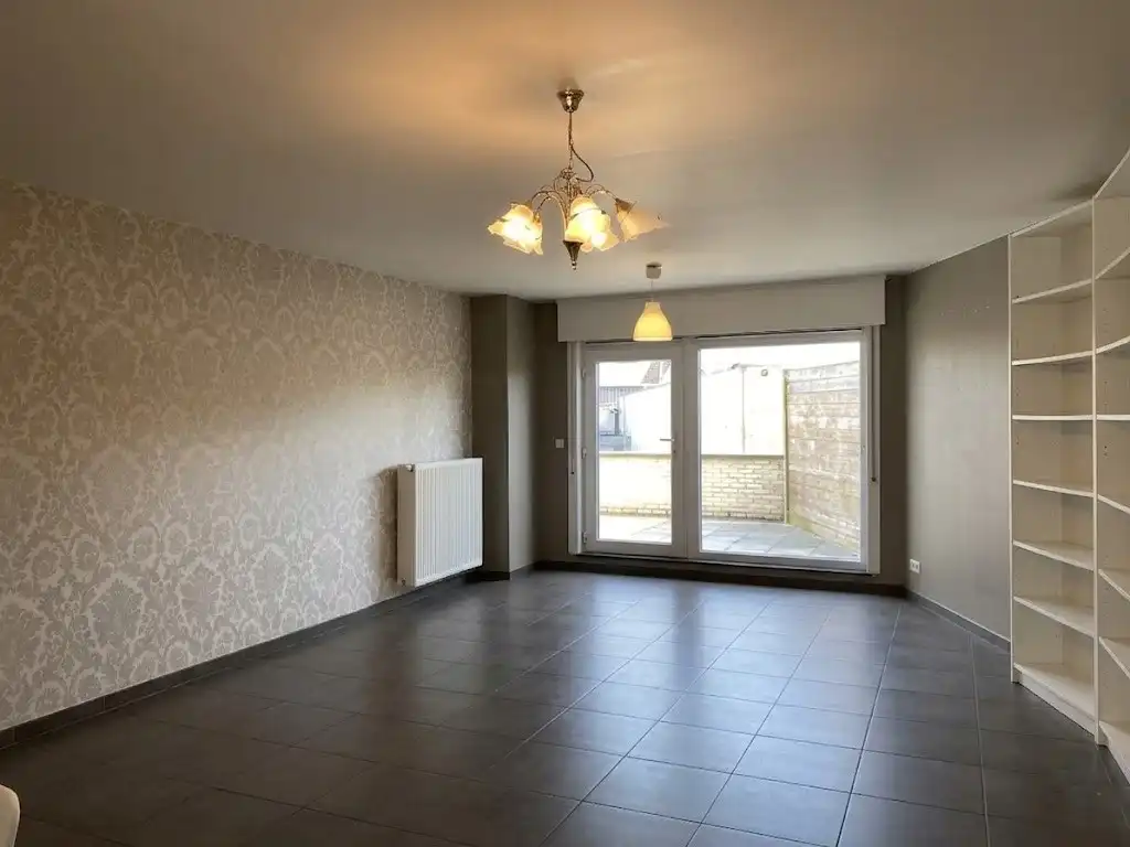 INSTAPKLARE BEL-ETAGE WONING IN HARTJE ZWEVEZELE foto 2