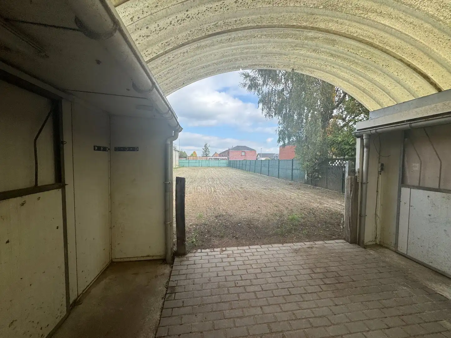 TE HUUR: 5 paardenboxen en uitloopweide (500m²) te Bavikhove foto 9