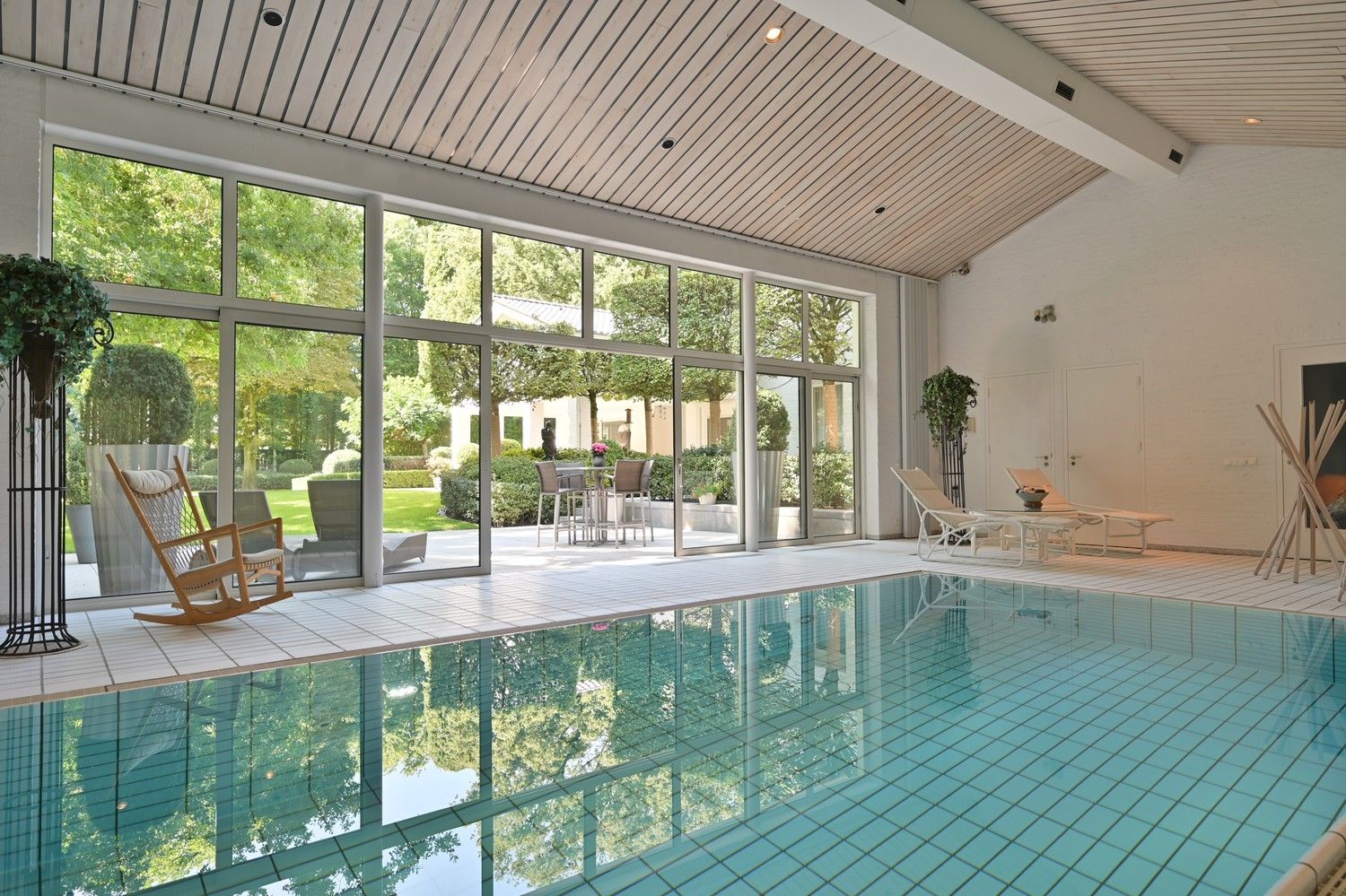 Exclusieve villa op 90a met binnenzwembad en majestueuze parktuin op toplocatie in Lanaken foto 8