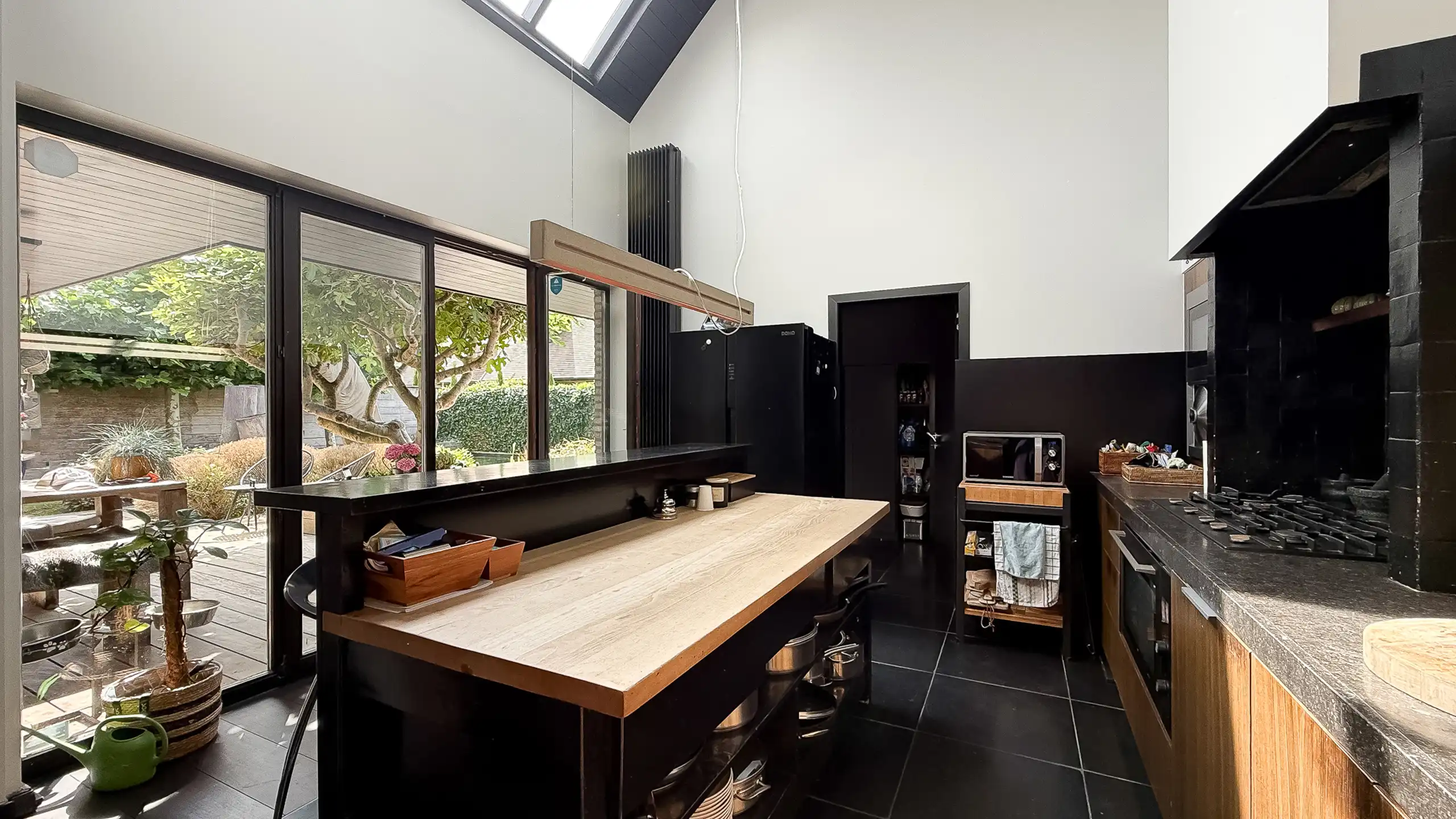 Villa met privé- en praktijkgedeelte – stijlvolle tuin foto 8