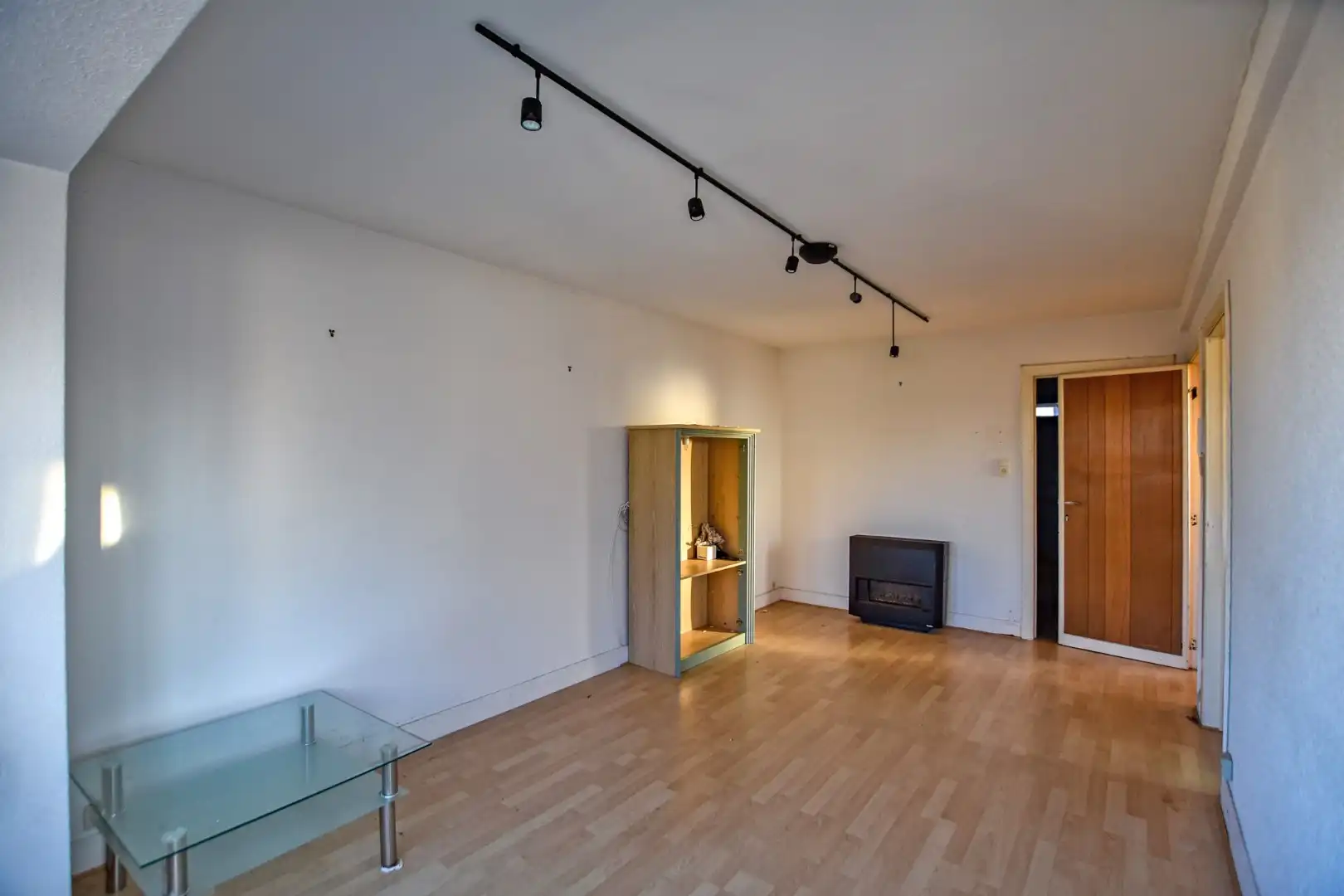 Te renoveren appartementsgebouw op 300m van de zee te Koksijde.  foto 2