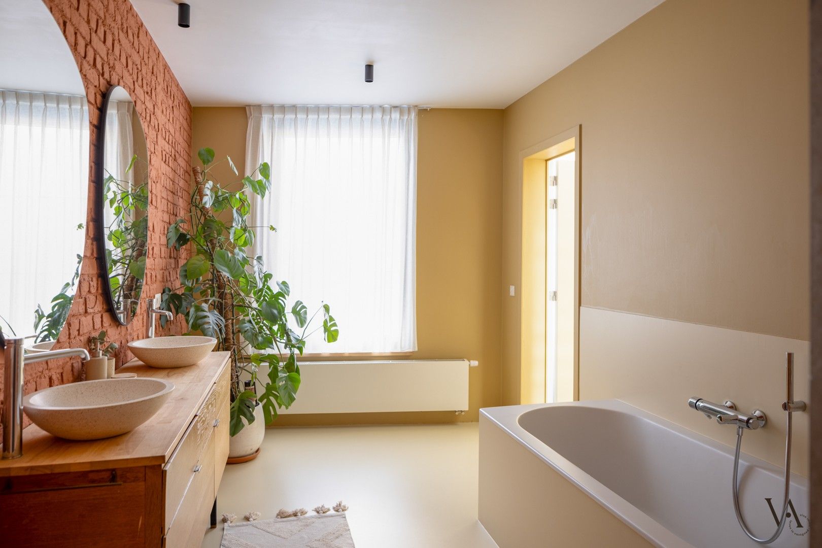 Prachtig gerenoveerde gezinswoning met grote tuin foto 10