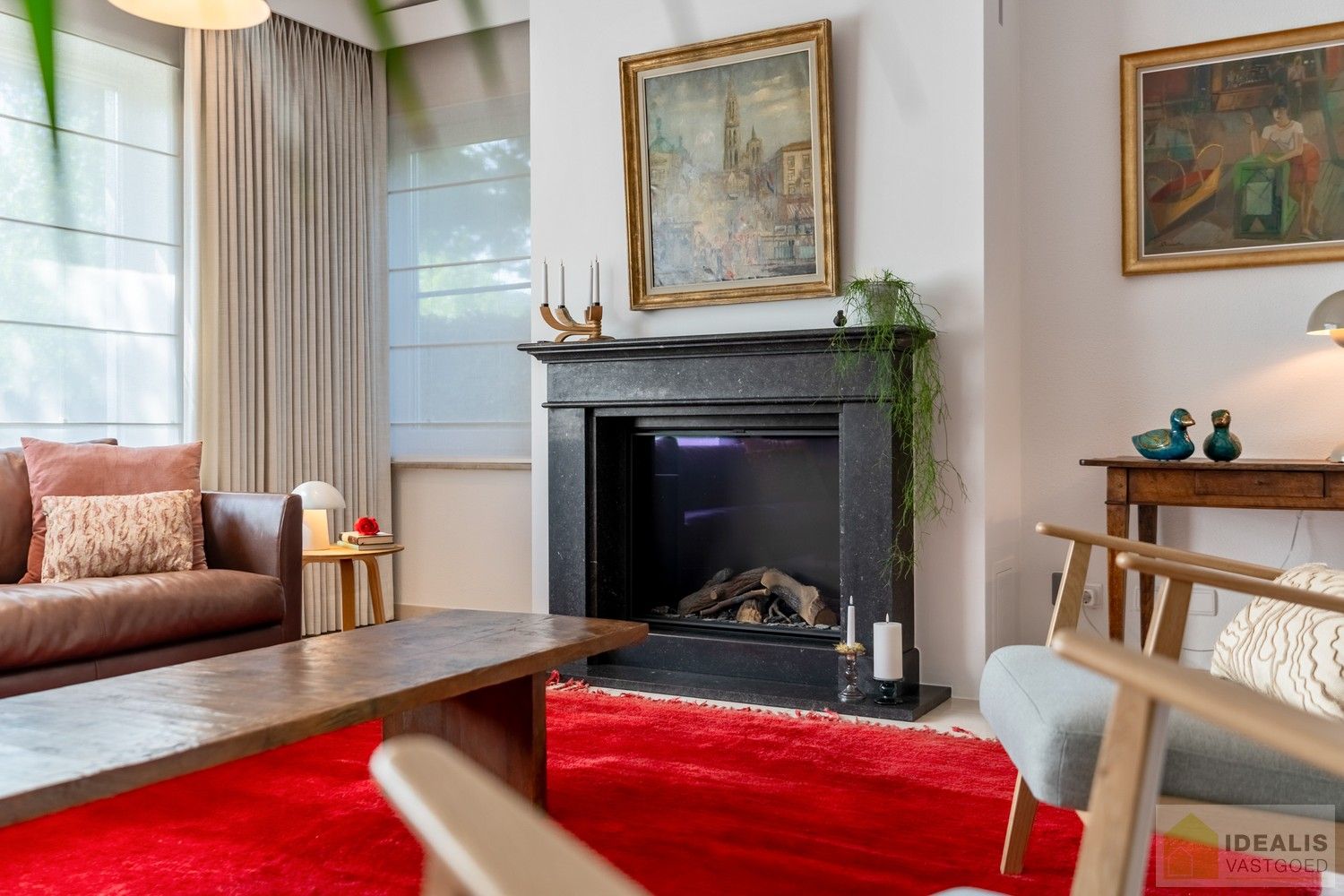 PRACHTIGE VILLA MET SCHITTERENDE ROYALE LEEFRUIMTES, UITGERUSTE KEUKEN, 2 BADKAMERS, 3 SLAAPKAMERS, CARPORT VOOR 2 WAGENS EN KNAP AANGELEGDE TUIN. DEZE KNAPPE VILLA OP EEN RESIDENTIELE LOCATIE BESCHIKT OP DE GELIJKVLOERSE VERDIEPING OVER EEN ROYALE INKOMHAL, RUIME LEEFRUIMTE MET AANSLUITEND EETKAMER EN PRAKTISCH UITGERUSTE LEEFKEUKEN MET EEN BIJKEUKEN/WASPLAATS MET TOEGANG TOT TERRAS, BADKAMER EN 2 SLAAPKAMERS; OP DE VERDIEPING BESCHIKT DE WONING OVER EEN PRACHTIGE MASTERBEDROOM MET AANSLUITEND EEN LUXUEUZE BADKAMER. EEN ‘MUST SEE’ VOOR KOPERS OP ZOEK IN HET MOOIE SEGMENT! foto 8
