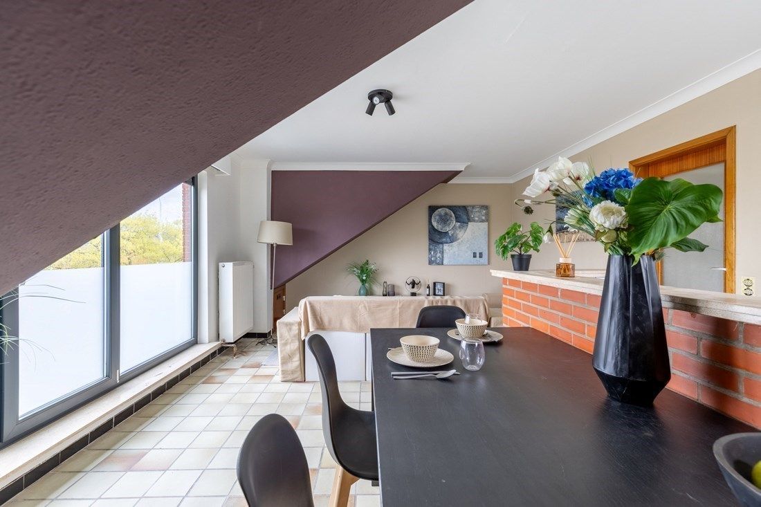 Instapklaar penthouse met 1 slaapkamer te Hasselt foto 3