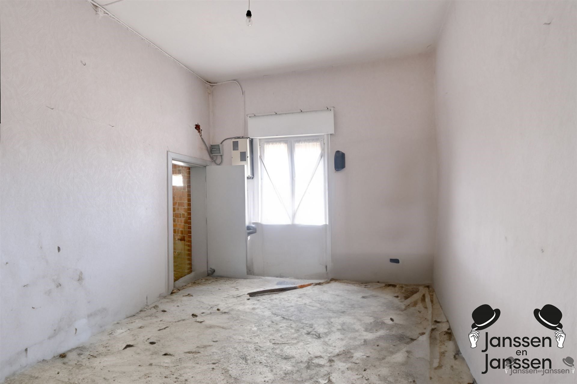 Verder te renoveren hoekpand met atelier foto 10