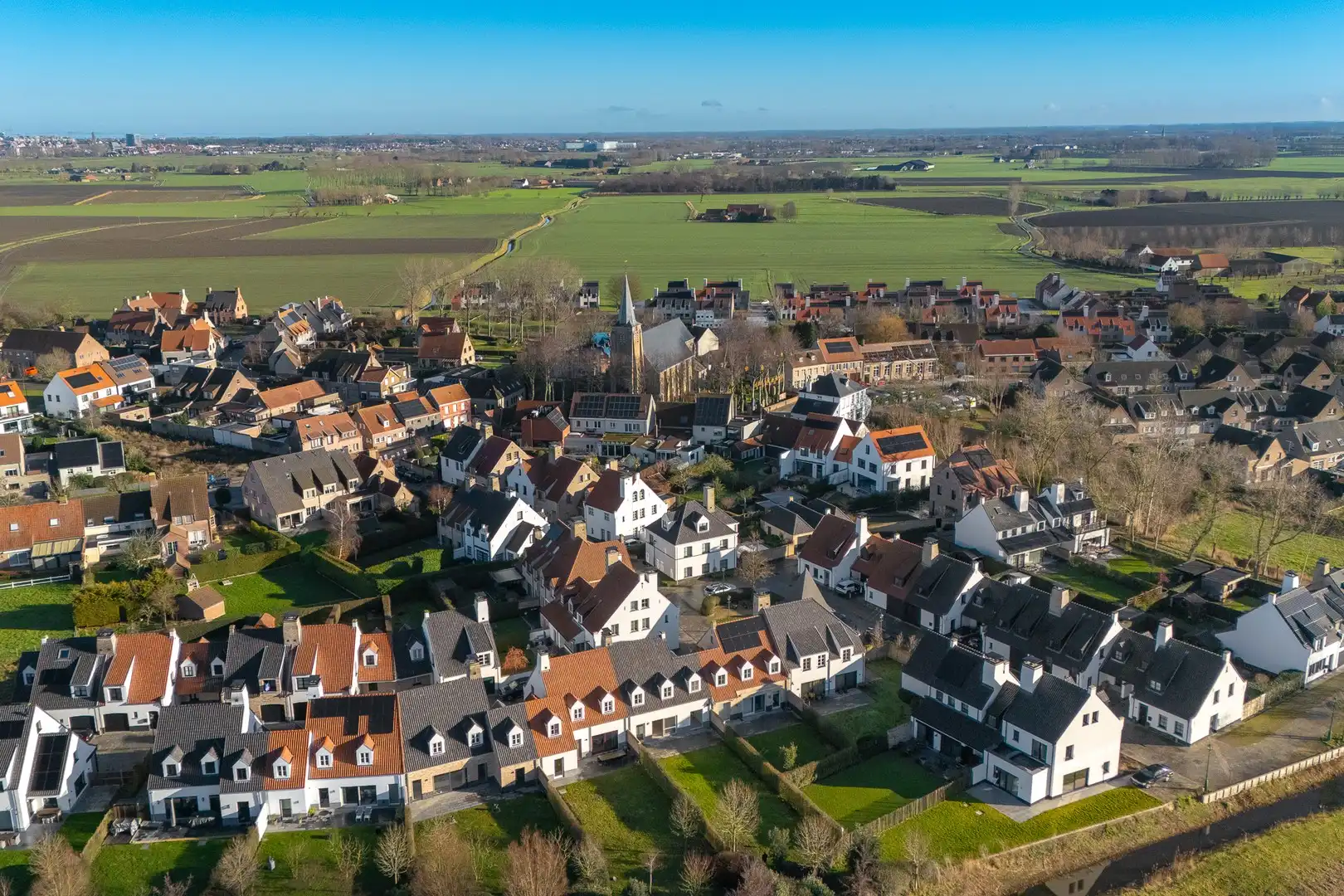 OPENDEUR ZATERDAG 18 APRIL TUSSEN 14U-16U -  Ruime woning met vier slaapkamers en een grote tuin, gelegen in een rustige en aangename omgeving. foto 33