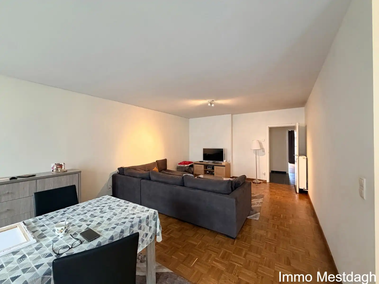 Ruim en energiezuinig gelijkvloers appartement (115 m²) met terras en staanplaats in hartje Diest foto 6