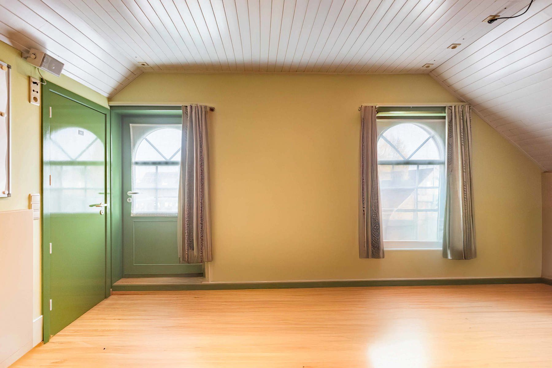 Gezinswoning met praktijkruimte in een rustige wijk foto 21