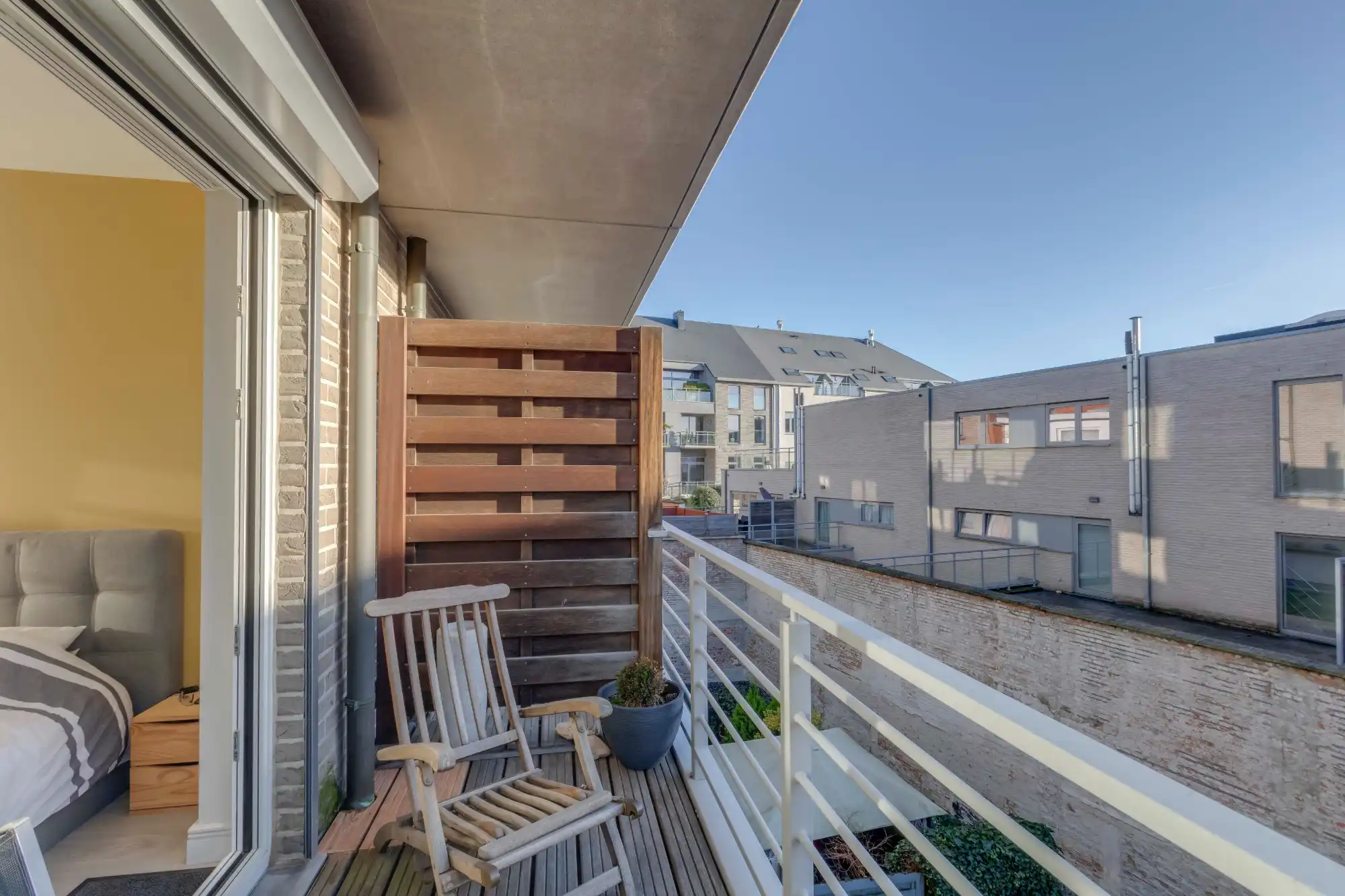 Ruim duplexappartement (123 m²) met 3 slaapkamers, 3 terrassen en autostaanplaats inclusief op toplocatie nabij station Sint-Niklaas foto 19