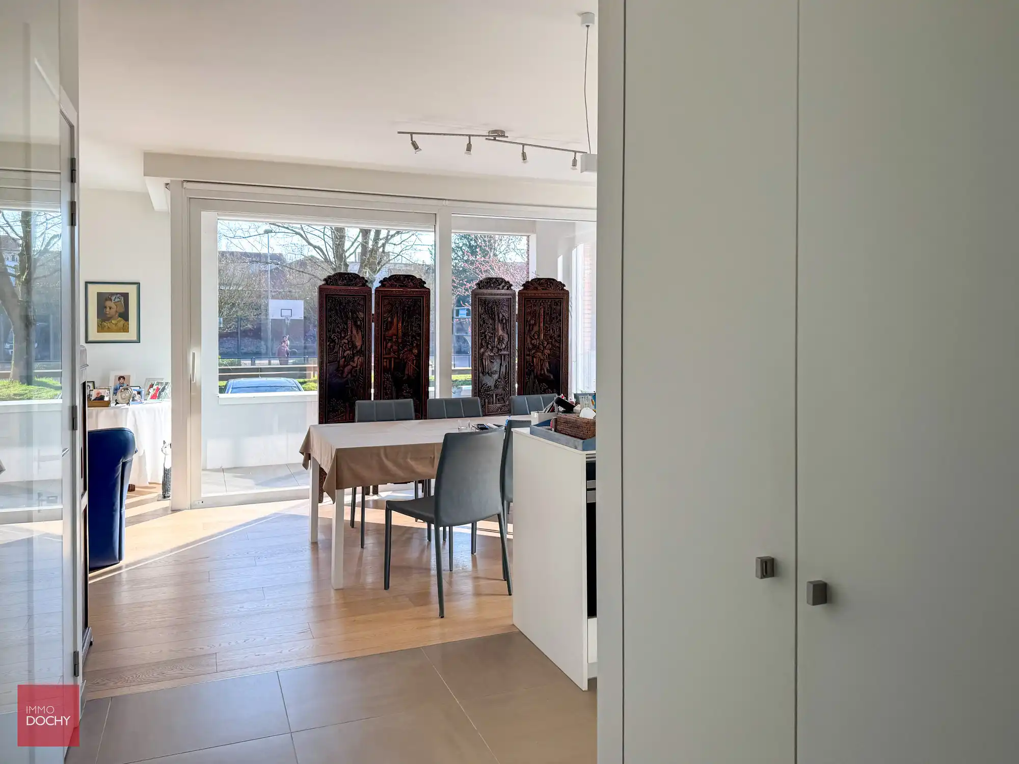 Ruim recent en energiezuinig appartement nabij Sint-Rochuskerk foto 11