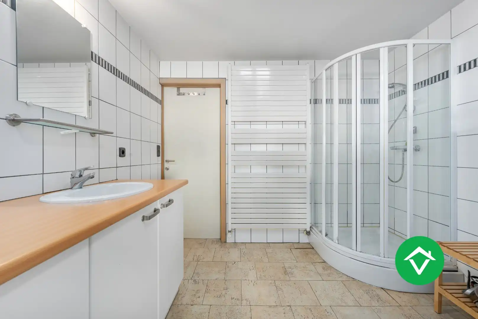 Instapklare woning met 4 slaapkamers en garage te Koekelare foto 23