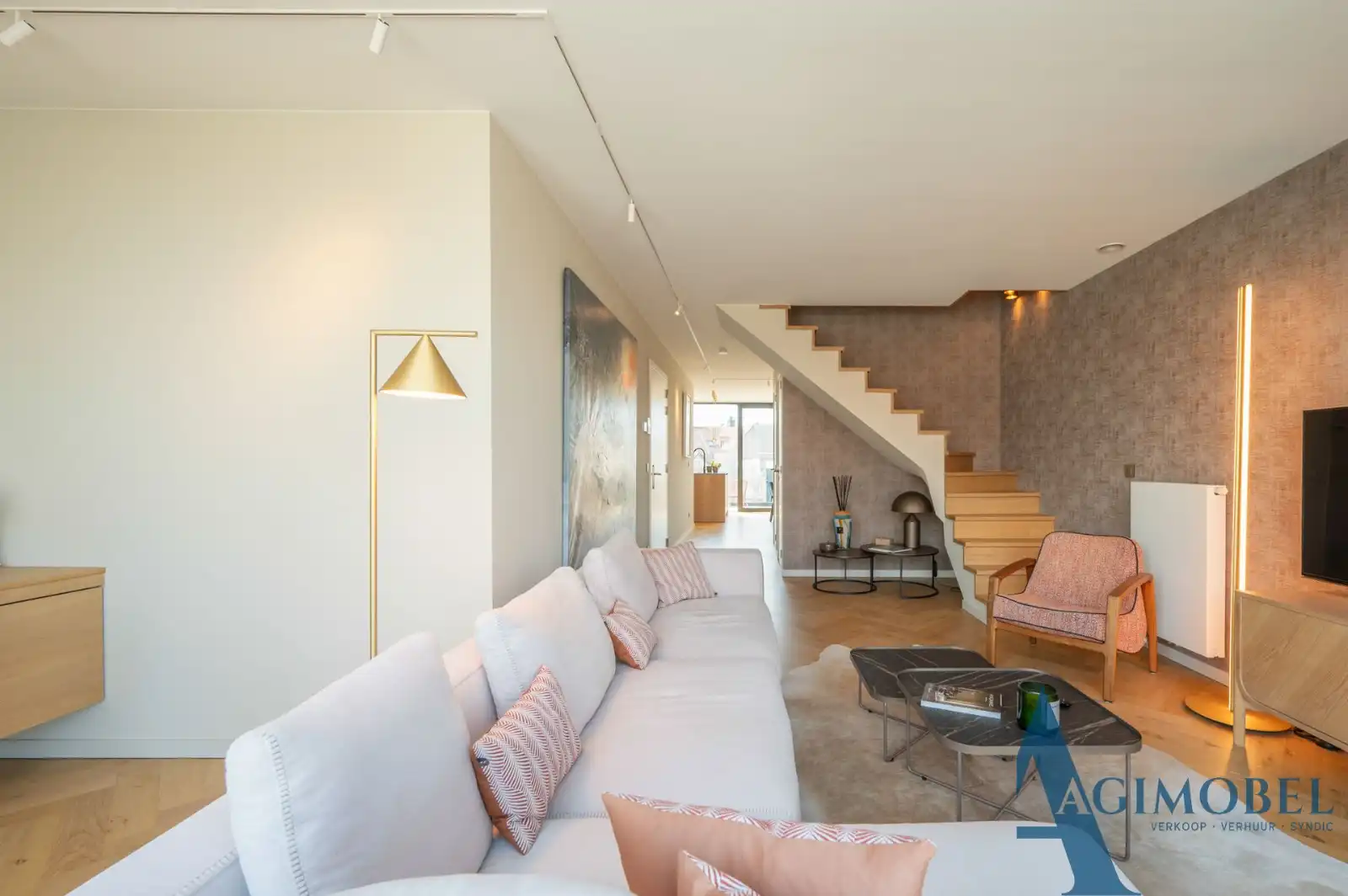 Exclusieve duplex penthouse met  ware vijfsterrenbeleving op een boogscheut van de Zeedijk. foto 6