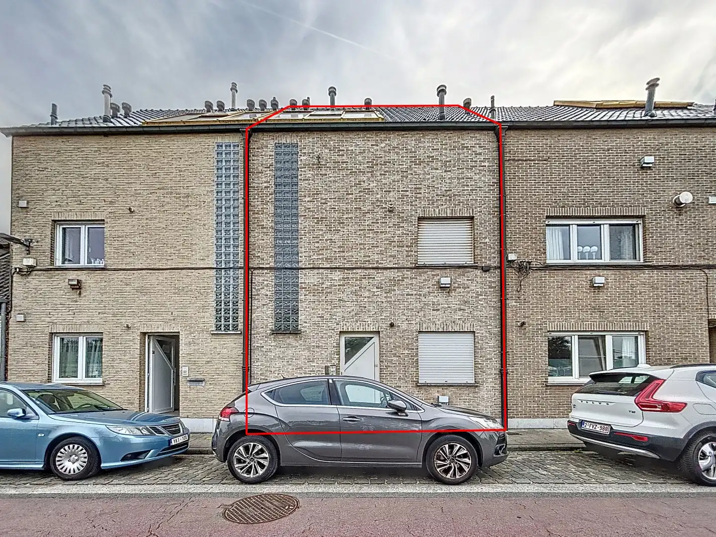 Woning met 5 studio's foto {{pictureIndex}}