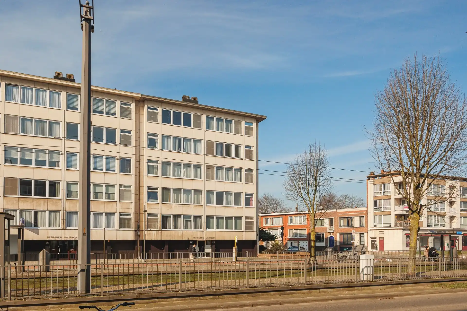 Lichtrijk appartement met garage nabij park Ertbrugge foto 31