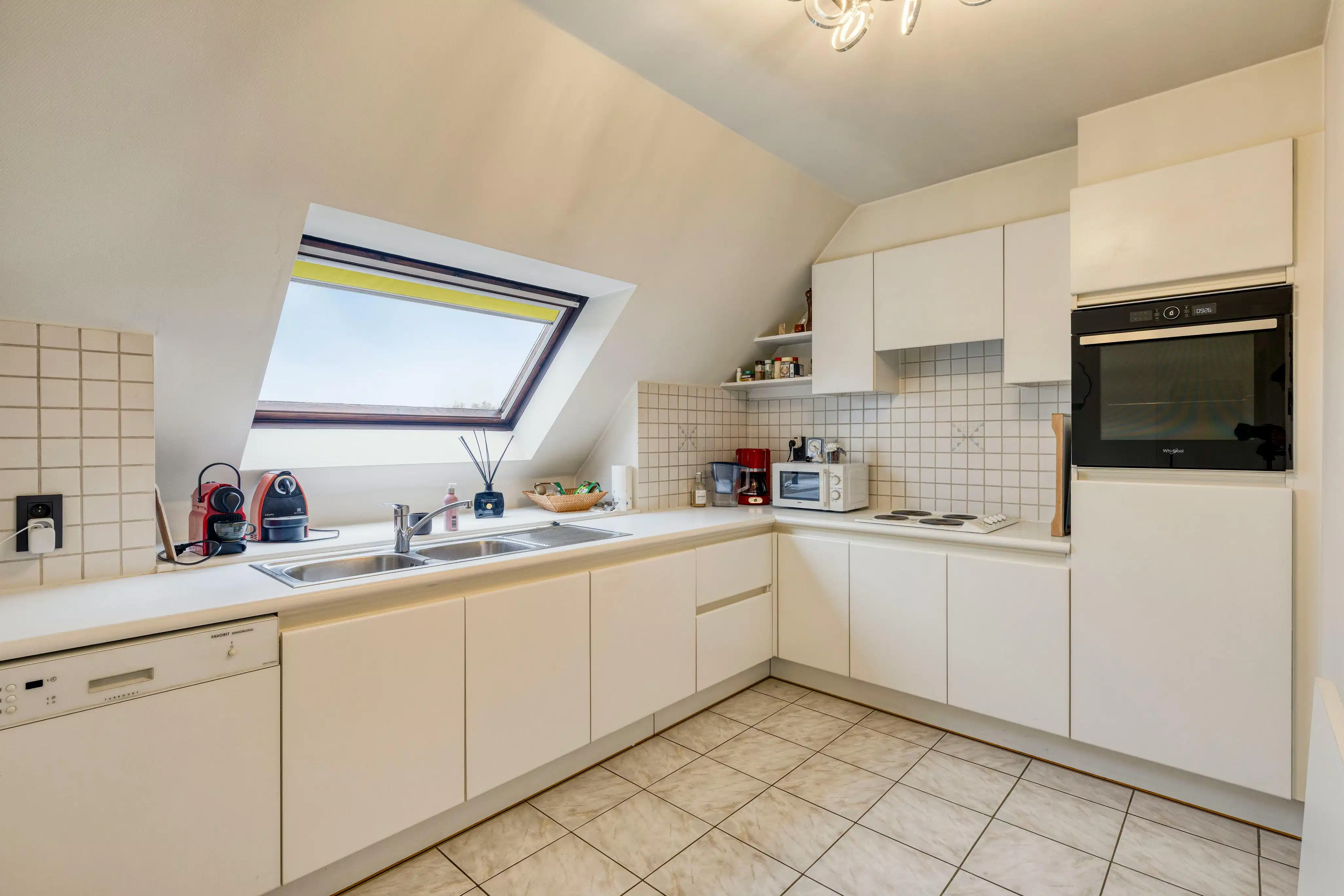 Appartement te koop met dakterras, twee kamers en garage in Ieper foto 8