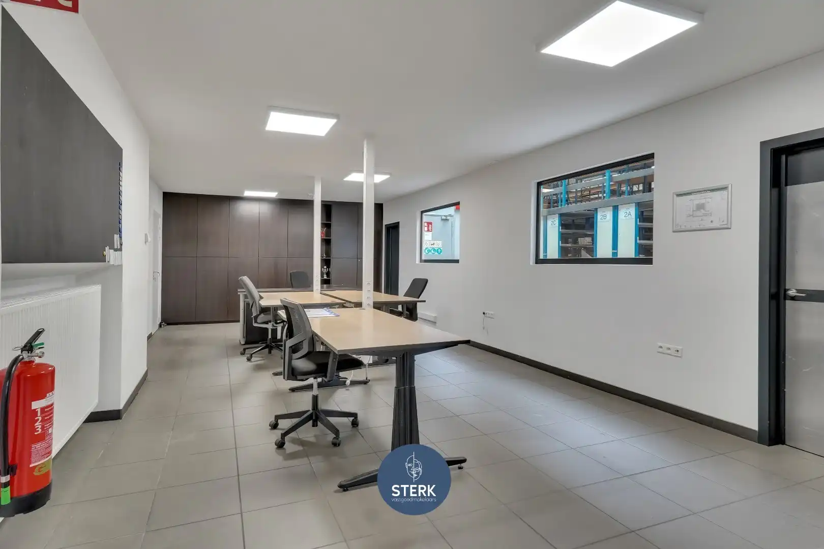 VEELZIJDIG INDUSTRIEPAND MET INSTAPKLAAR APPARTEMENT TE MAASMECHELEN ! foto 14