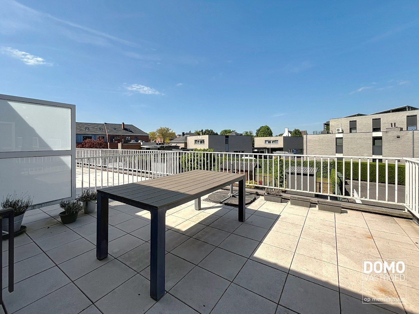 Ruim en lichtrijk duplex appartement met twee terrassen - inclusief 3 autostandplaatsen - EPC: B foto 8