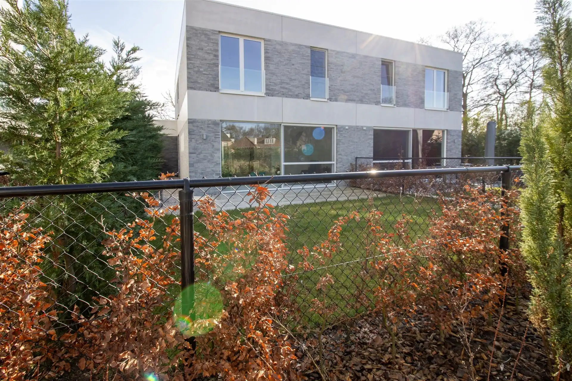 Nieuwbouwwoning HOB met 2 tot 3 slaapkamers met luxueuze afwerking. foto {{pictureIndex}}