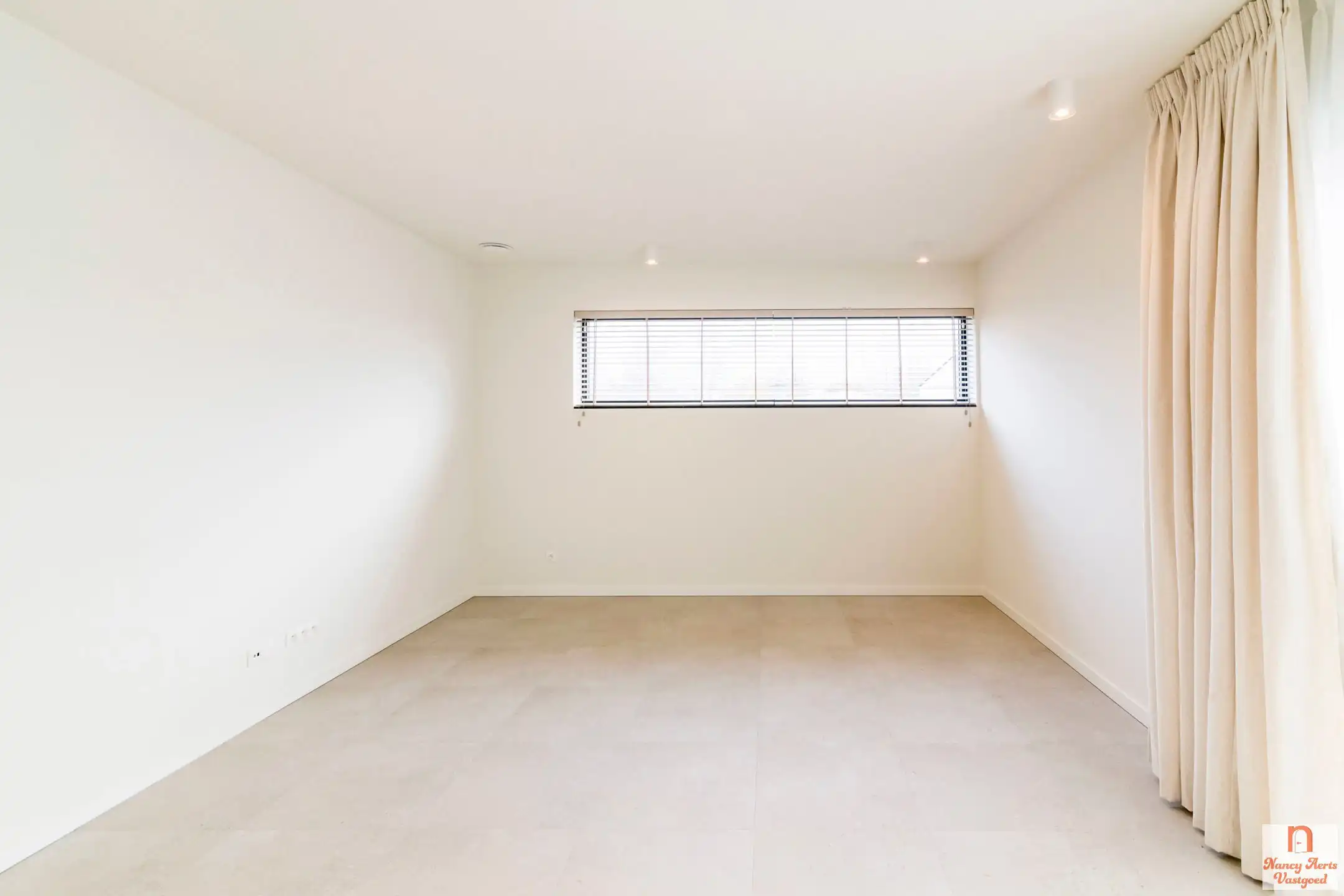 Instapklaar appartement met tuin en carport op toplocatie foto 7