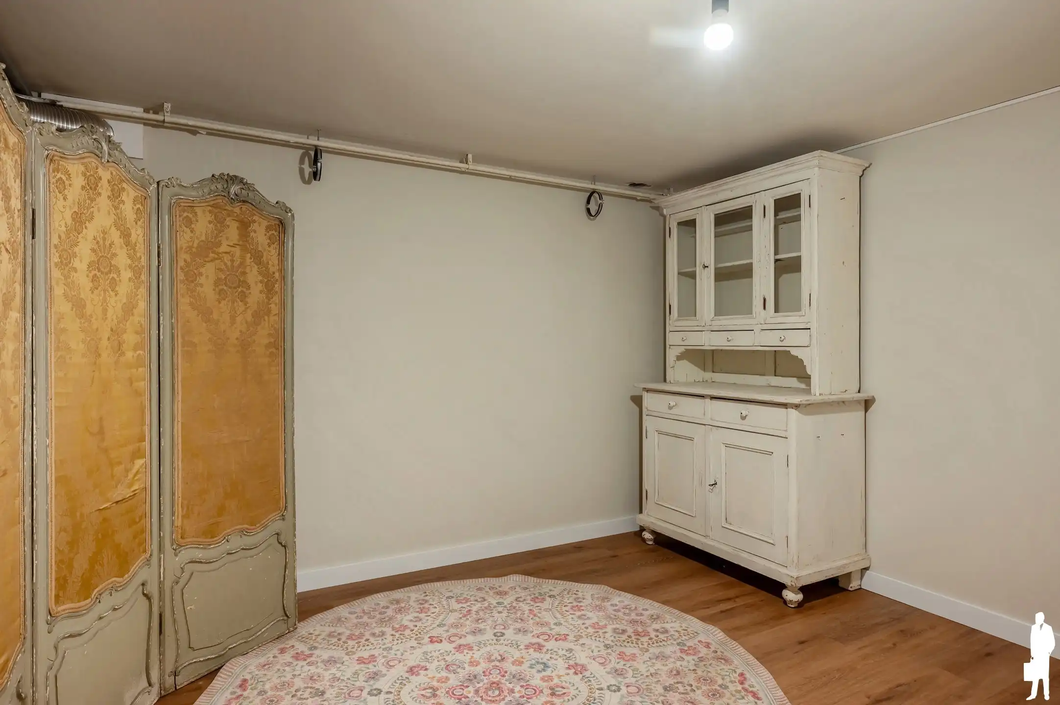 Charmante woning met volledige onderkeldering en achterliggend bos van ca. 31.493 m² foto 33