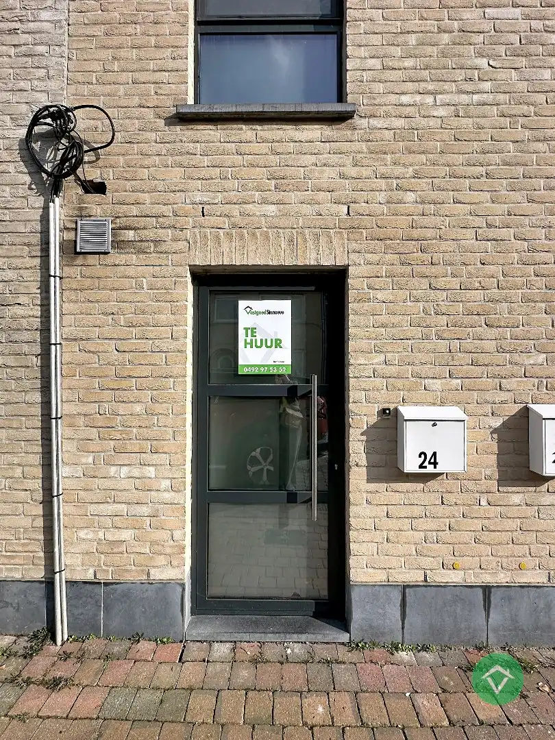 Verrassende rijwoning met 3 slaapkamers en garage te Oostende foto 2