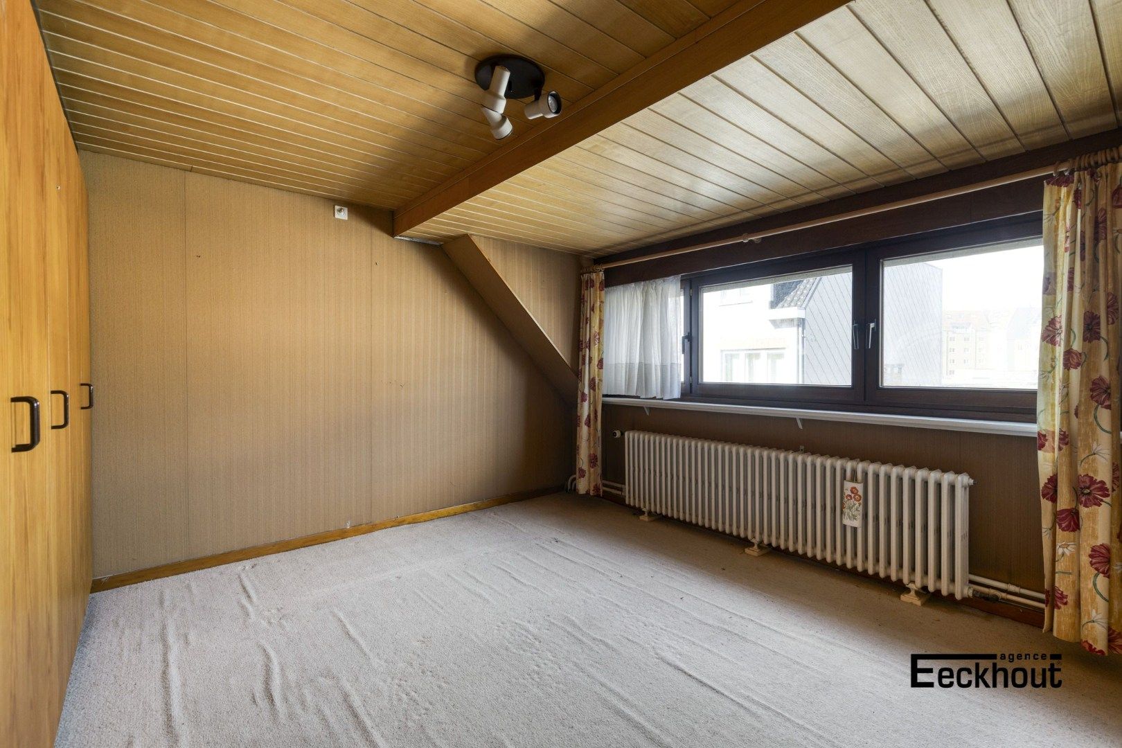 Ruime woning met zonnige koer op enkele passen van het strand! foto 18