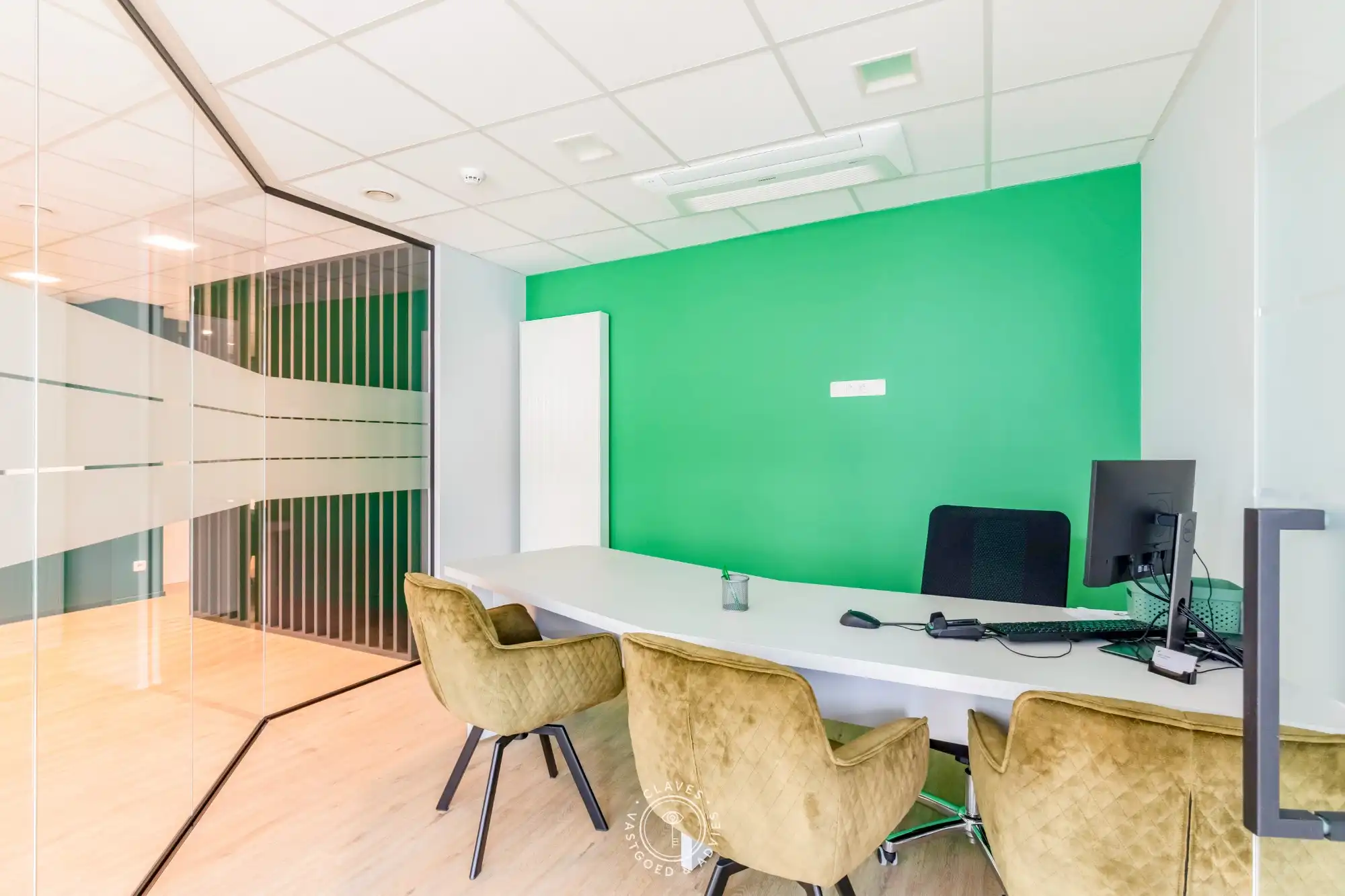 Interessante investeringseigendom in centrum Beveren met handelspand en 3 appartementen foto 4