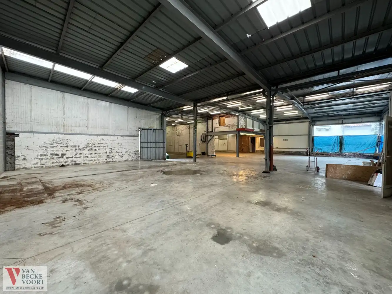 Opslagplaats 384 m² foto 2