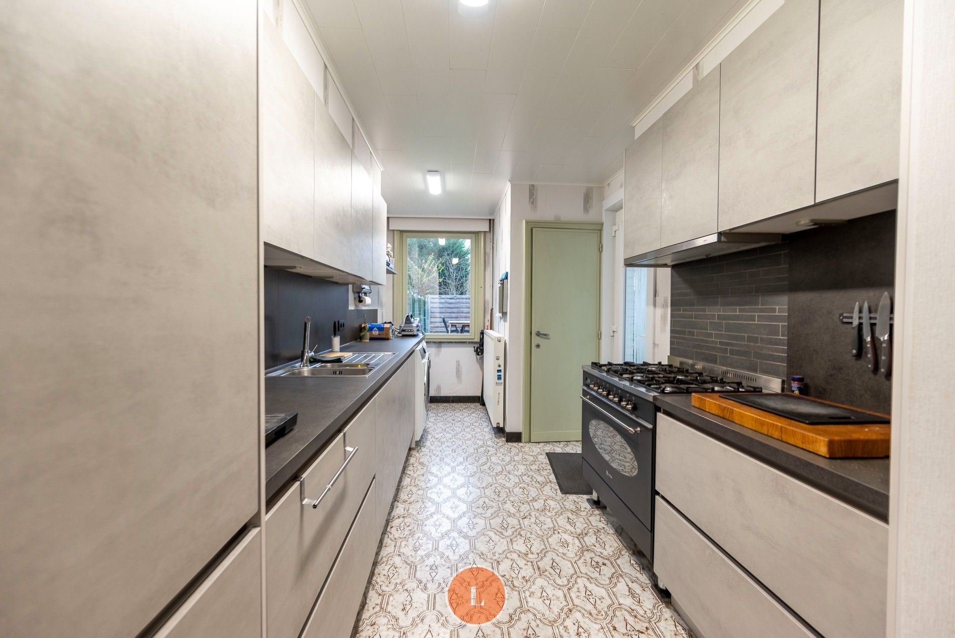 Goed onderhouden halfopen woning met stadstuin foto 5