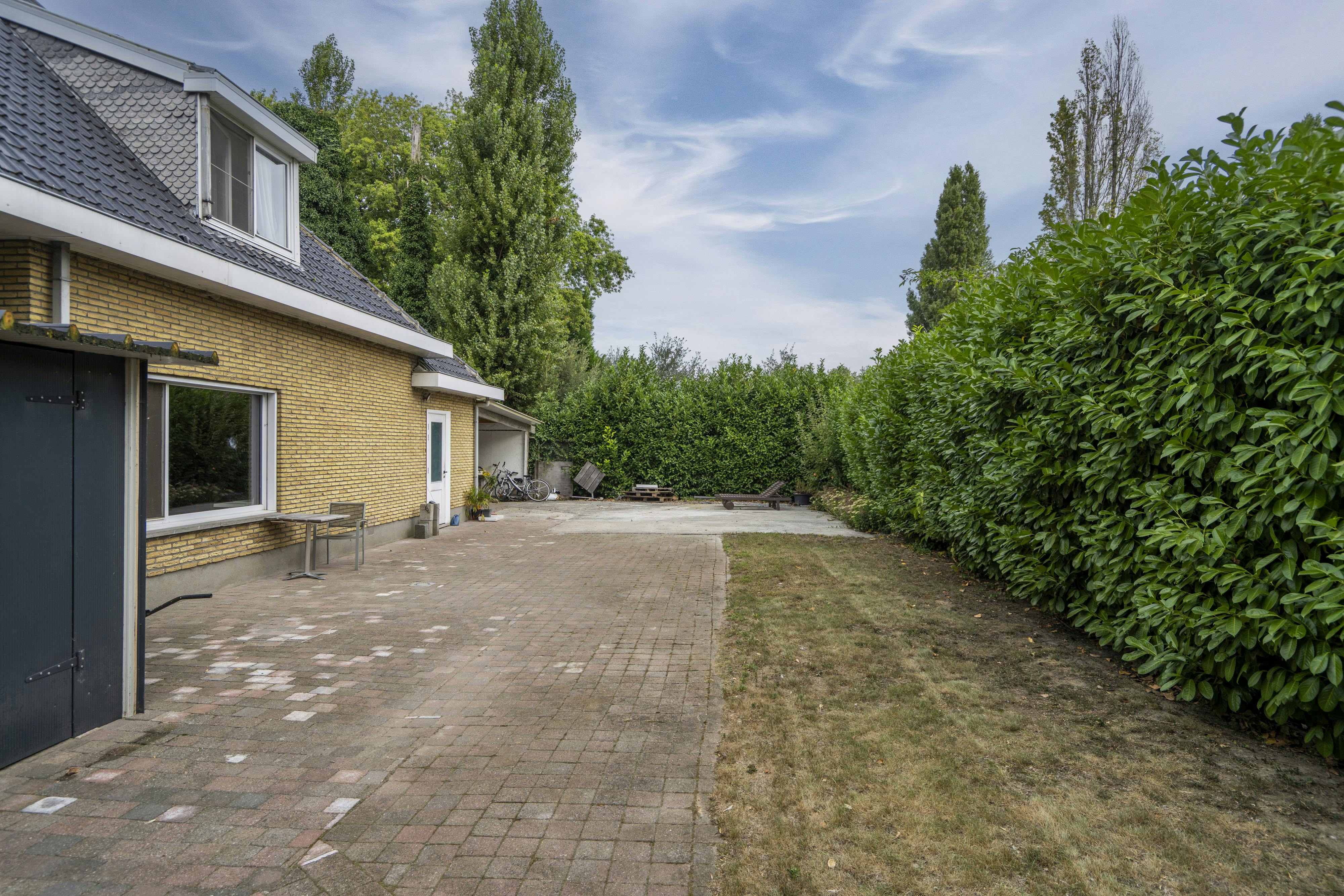 Bouwgrond (1561m²) op commerciële locatie te koop in Menen foto 11