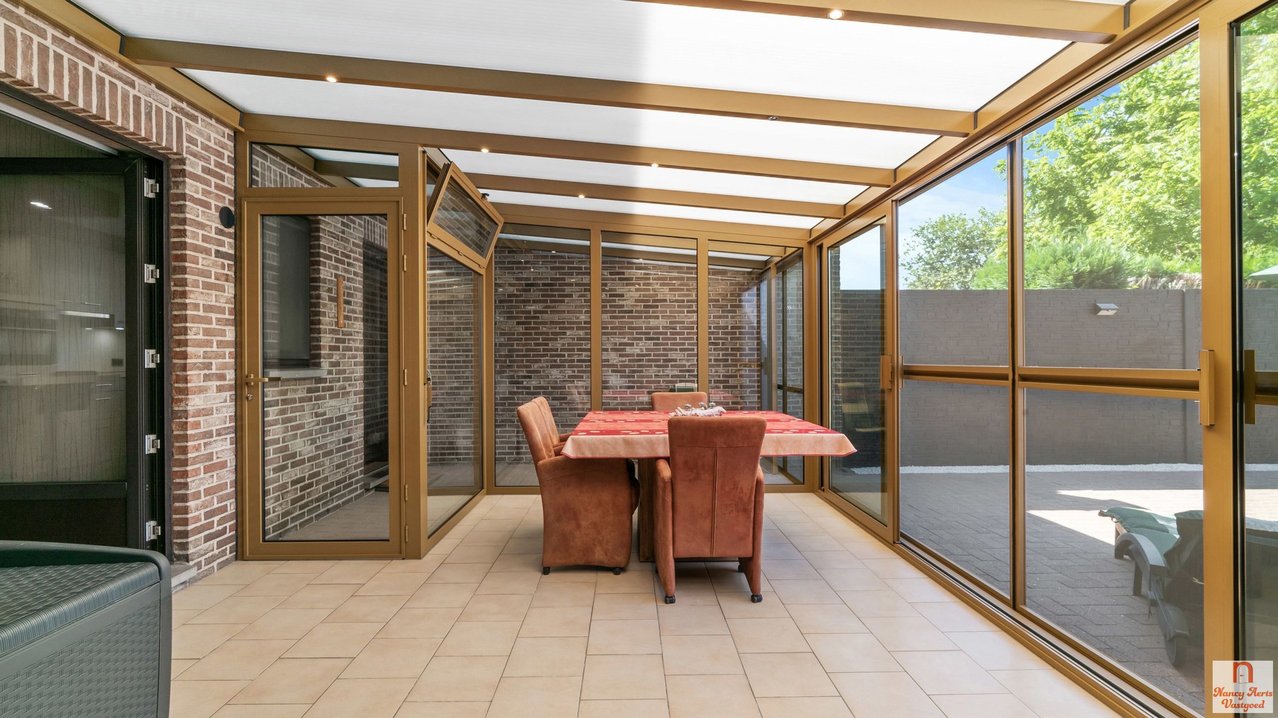 Grondig gerenoveerde woning met kwaliteitsafwerking foto 35