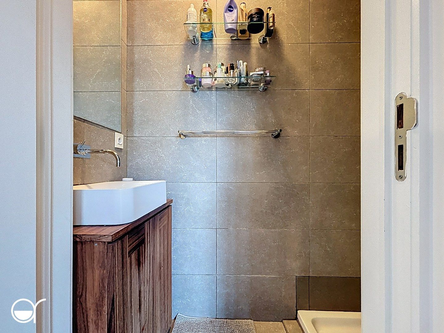 Lichtrijk één-slaapkamerappartement op de derde verdieping met prachtig uitzicht foto 16