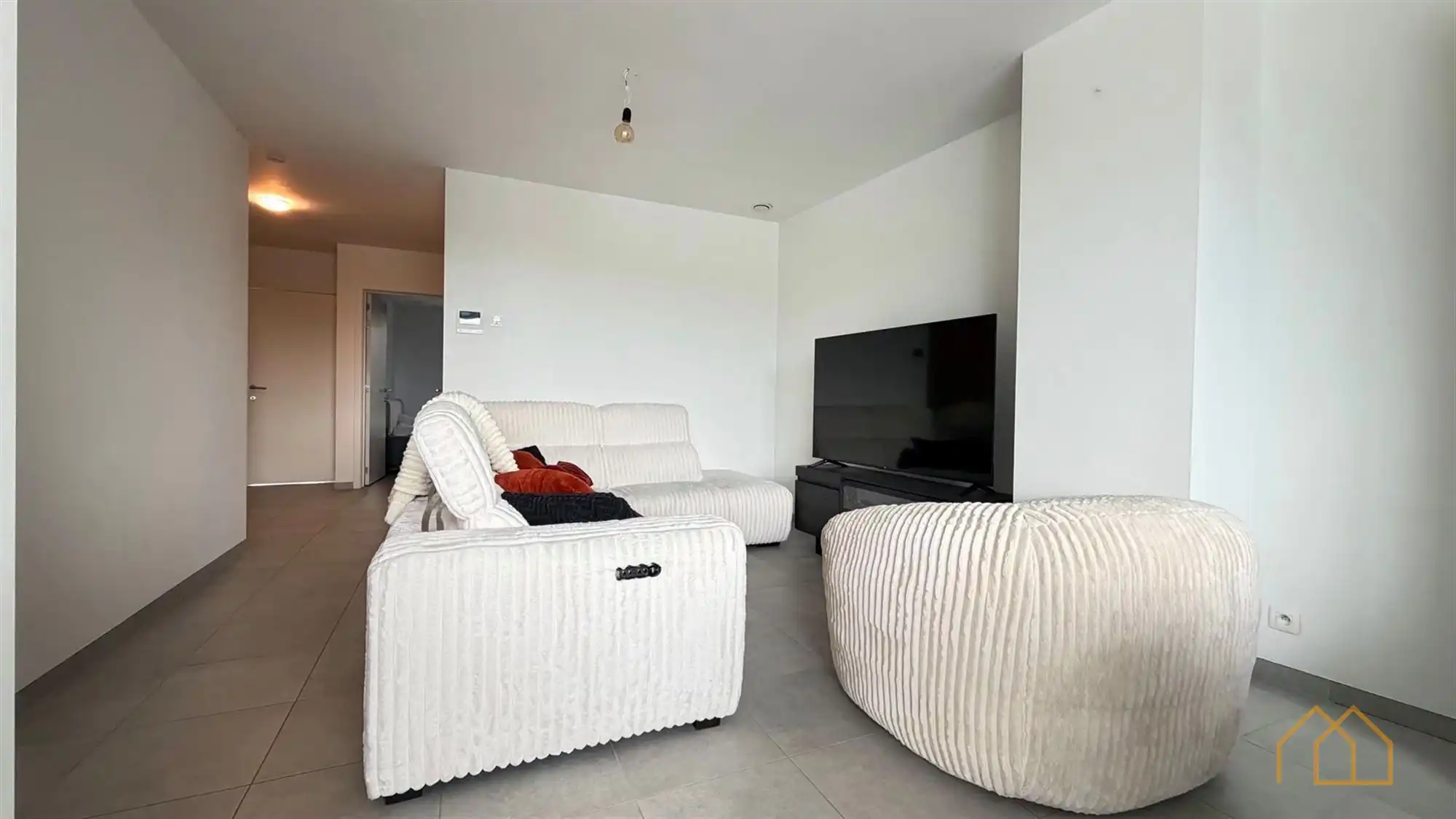 Appartement met terras en carport foto 10