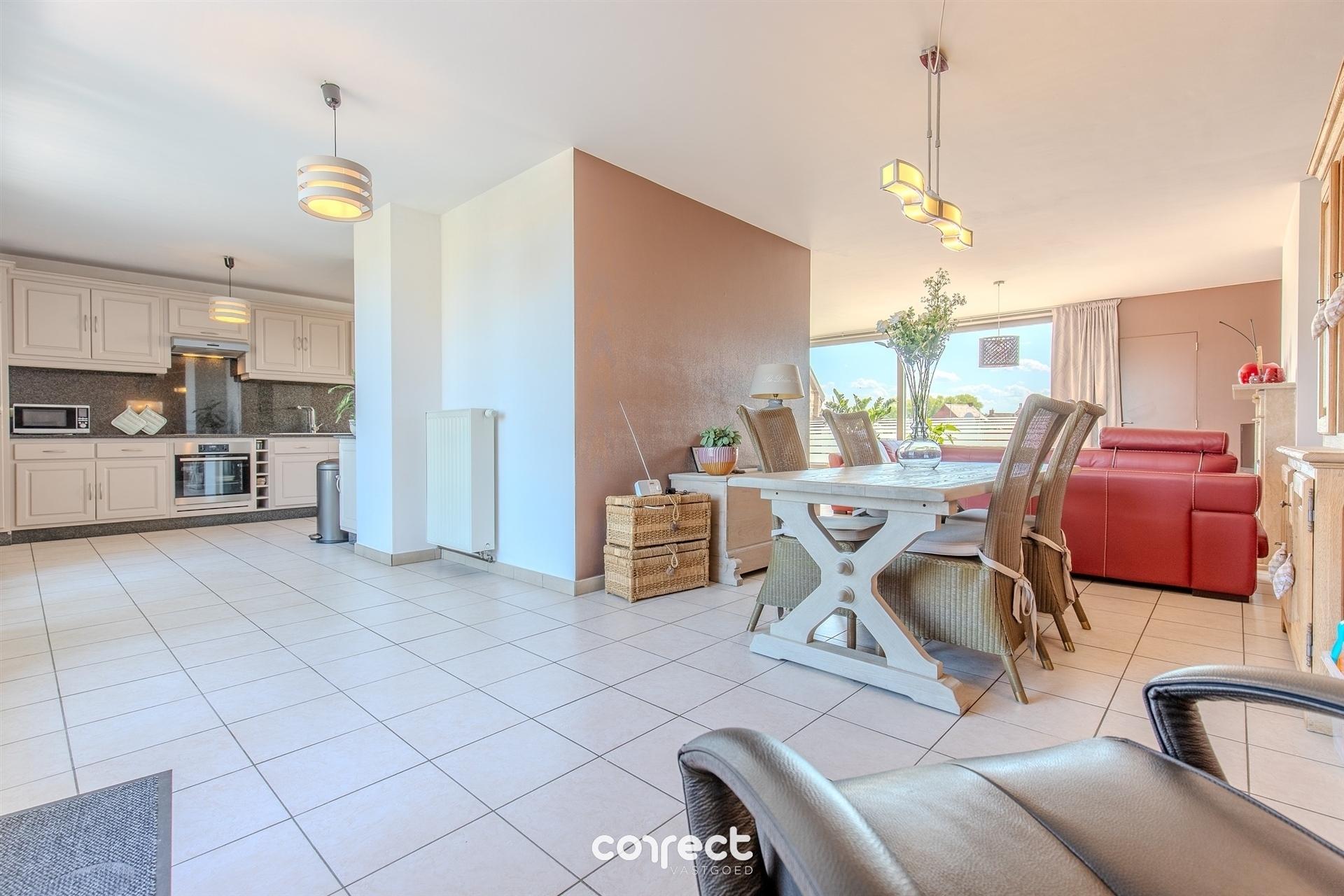 Ruim en energiezuinig duplex appartement Adinkerke foto 8