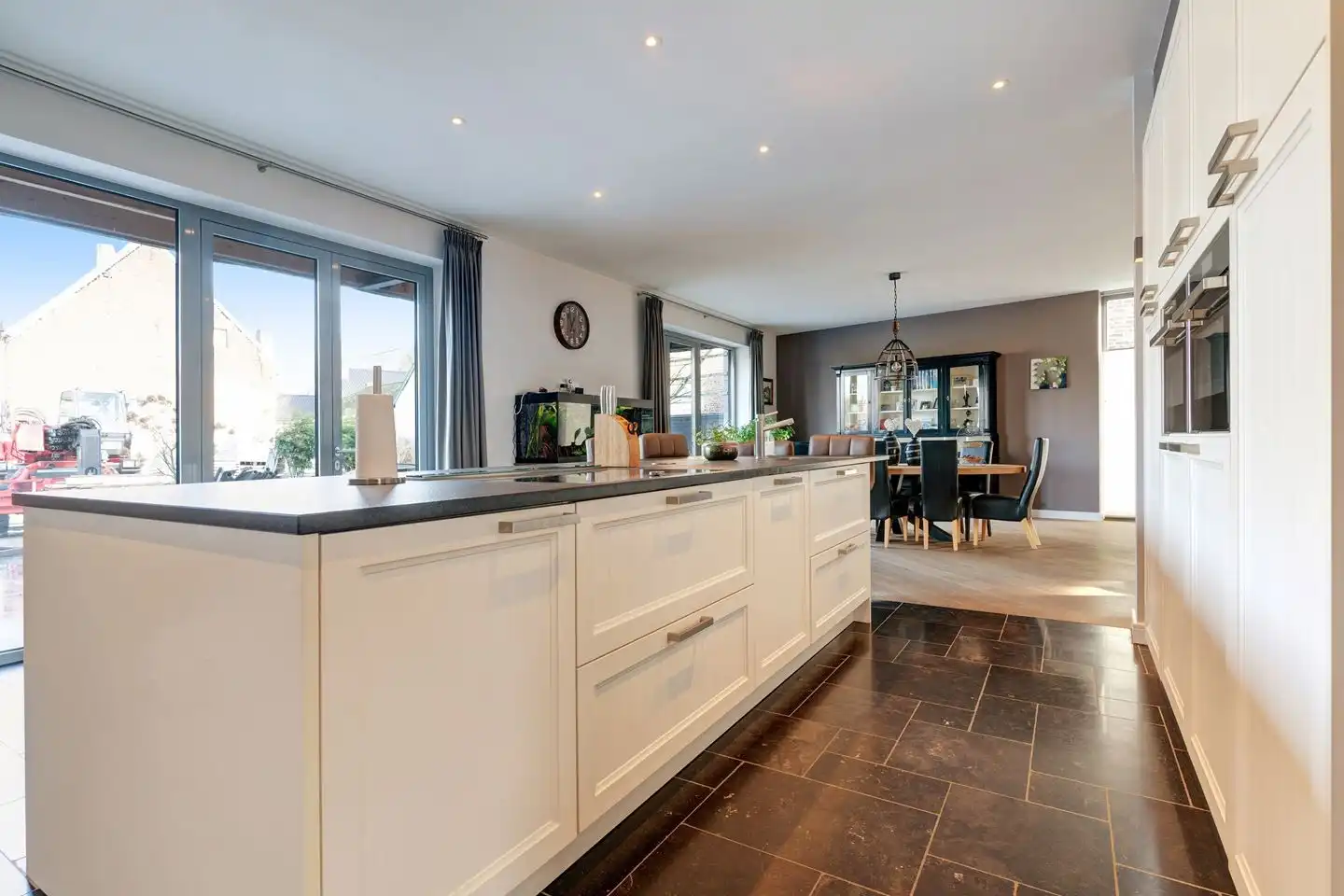 Prachtig authentiek herenhuis met ruime loods en garage in de Voerstreek! foto 11