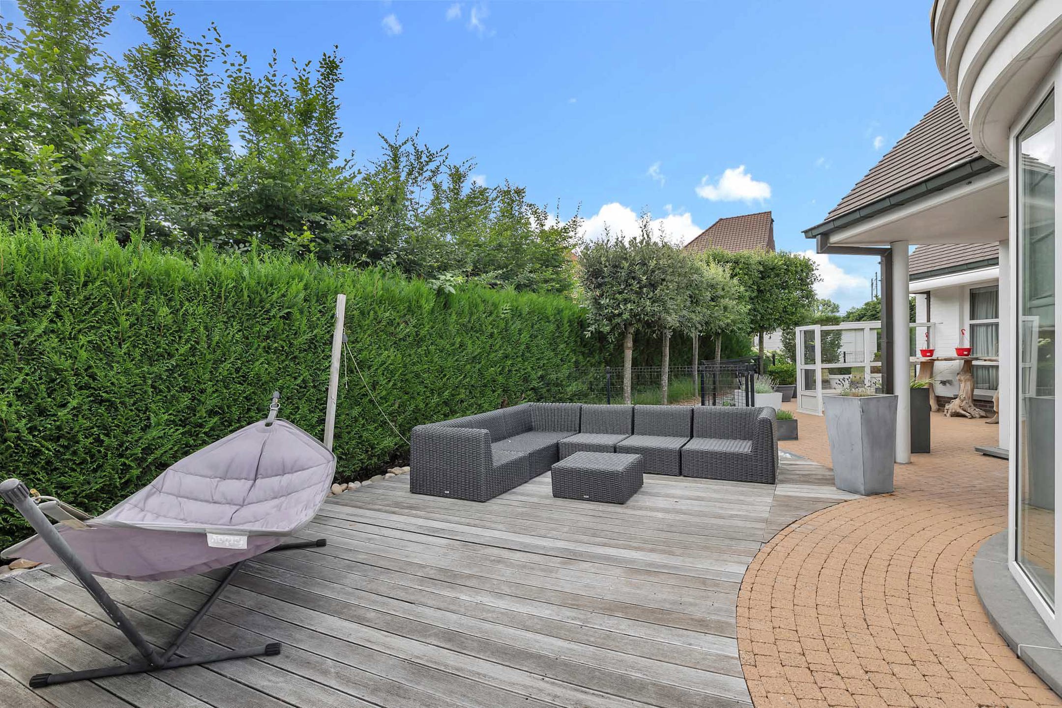 Instapklare villa in Erembodegem met hoogwaardige afwerking foto 23