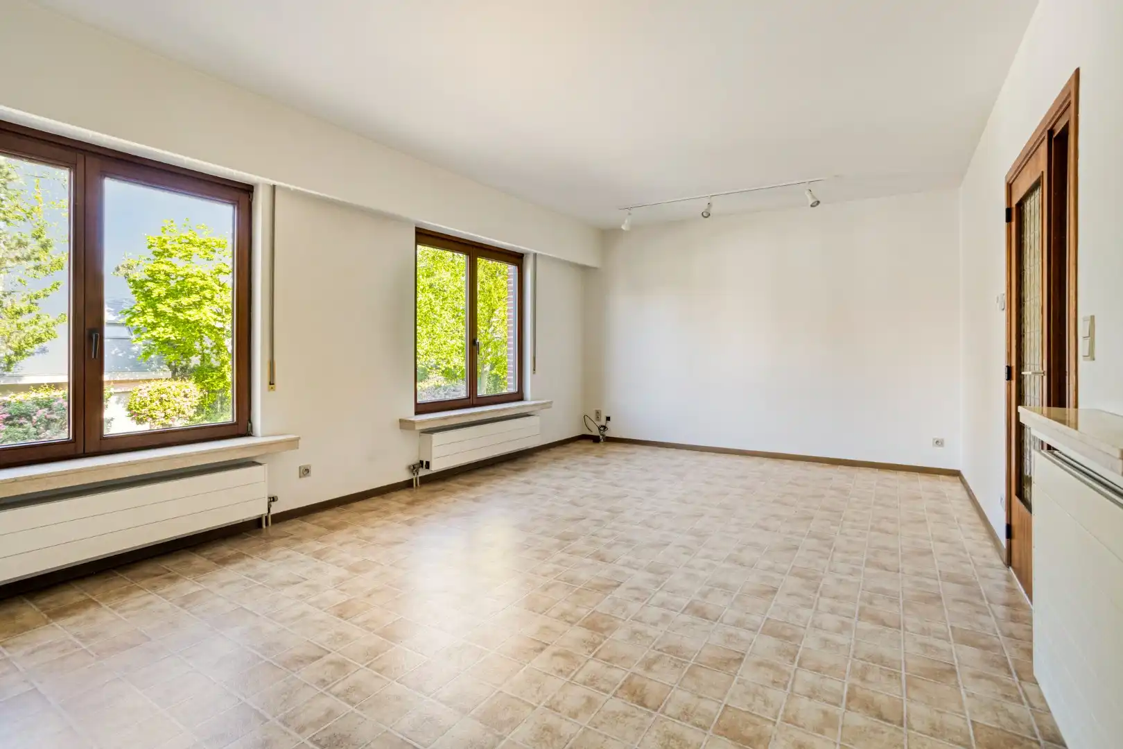 Comfortabel 2 slpk appartement met terras en garage foto 5