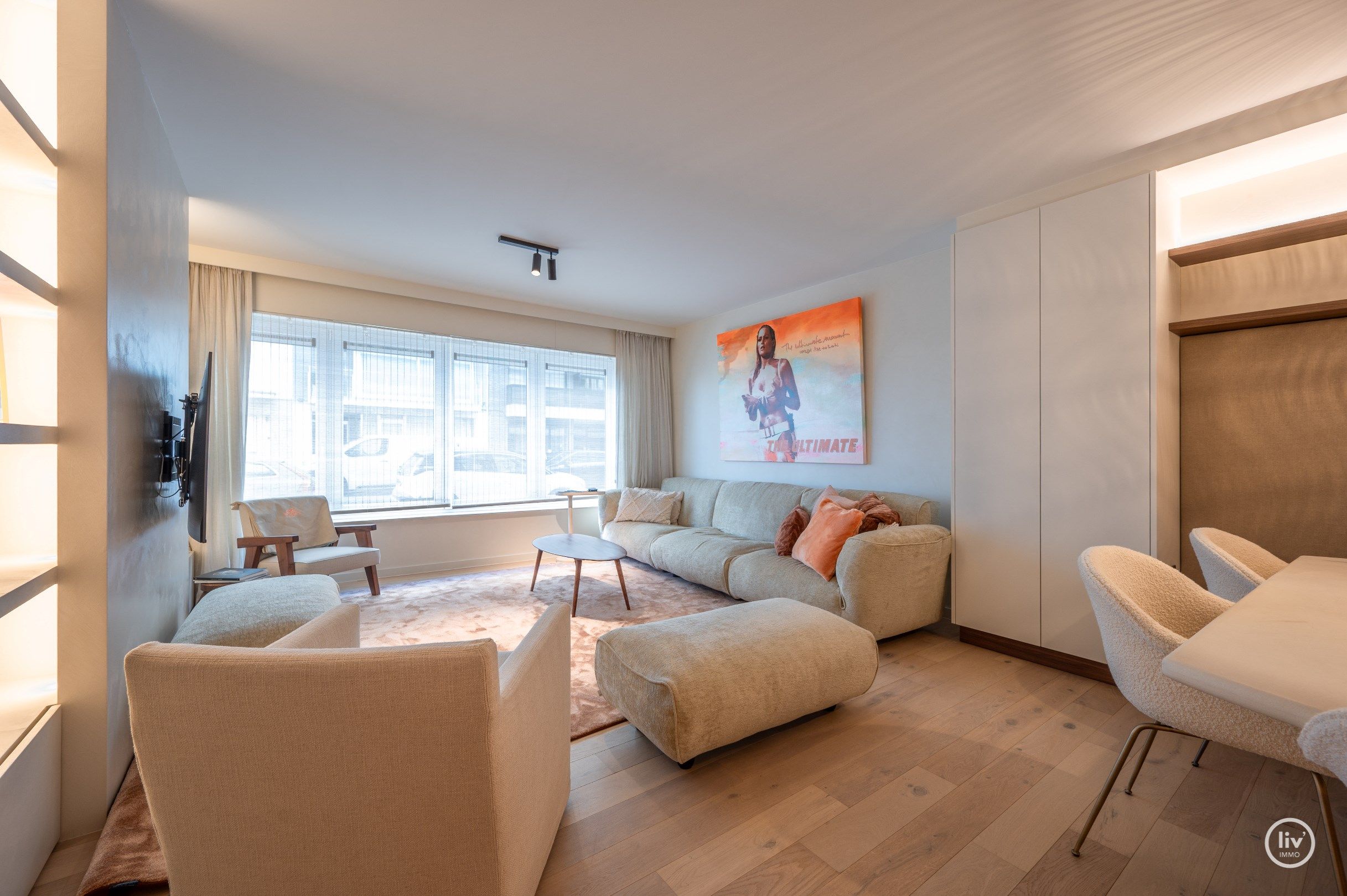  Prachtig gerenoveerd appartement van 175m2 op 30m van de zeedijk te Knokke met zeer ruim terras. foto 4