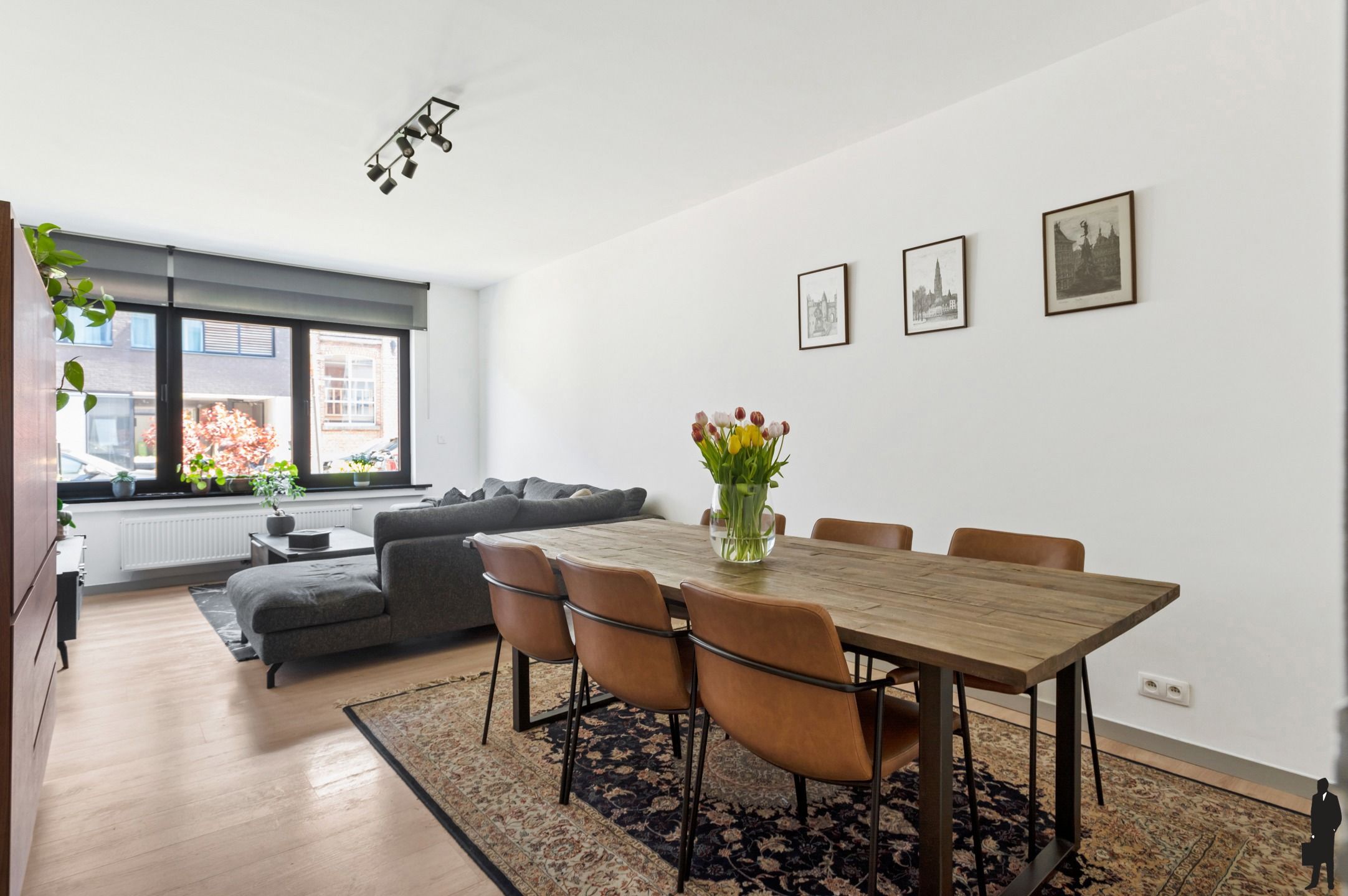 Gelijkvloers appartement met ruime tuin foto {{pictureIndex}}