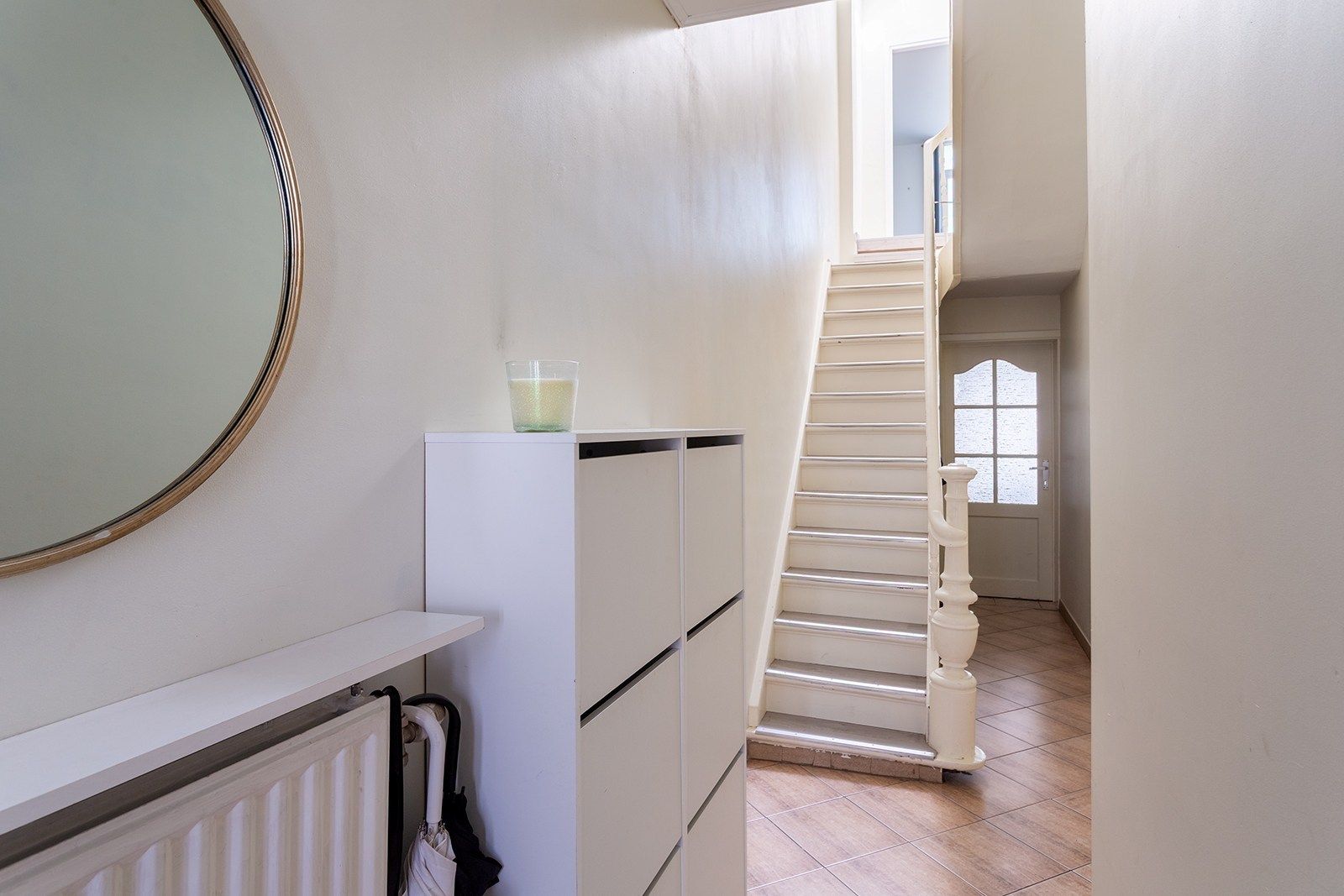 Verzorgde woning met 5 slpks en koer foto 6