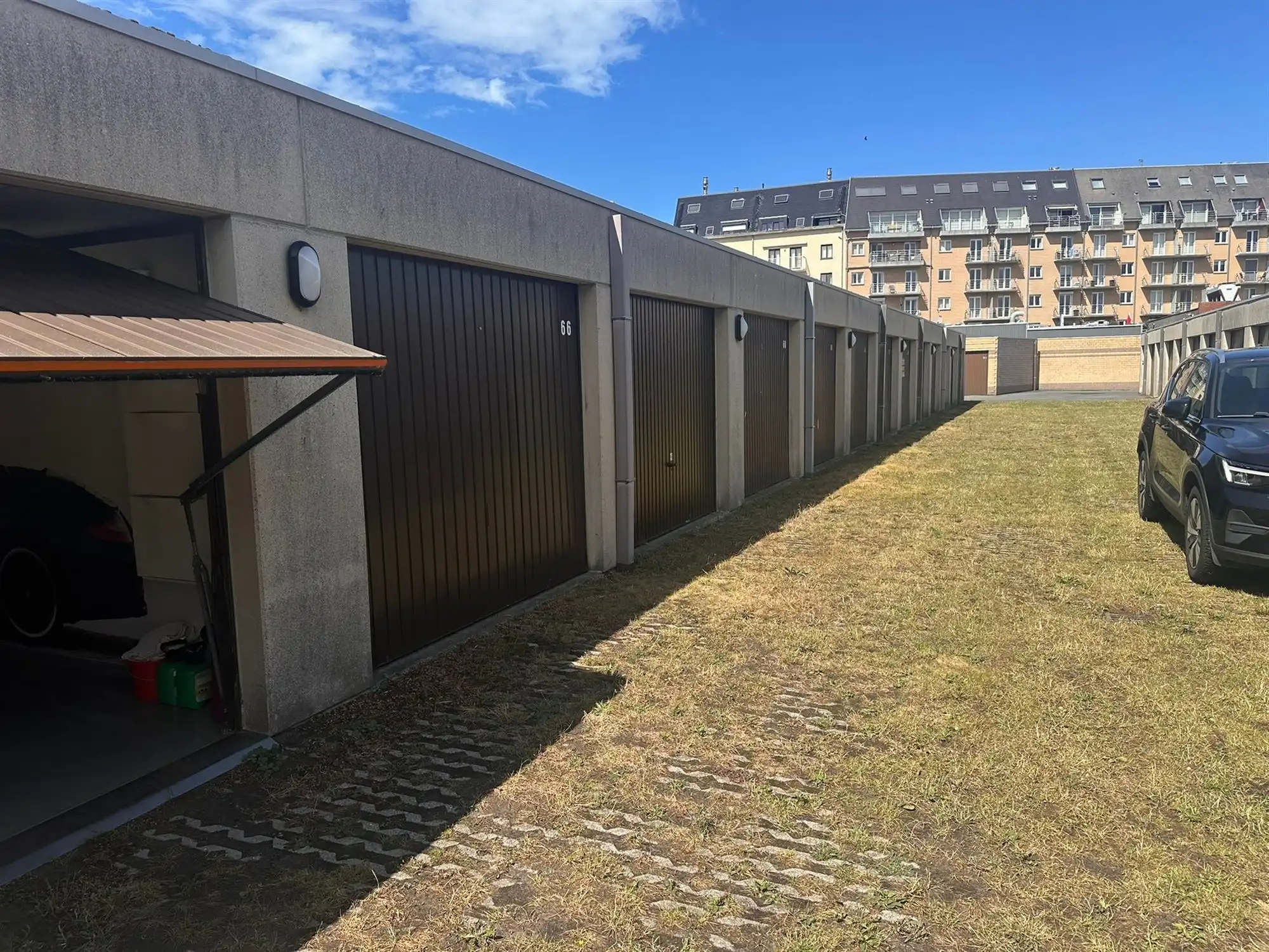 Gelijkvloerse garagebox in centrum Bredene-Duinen foto 3