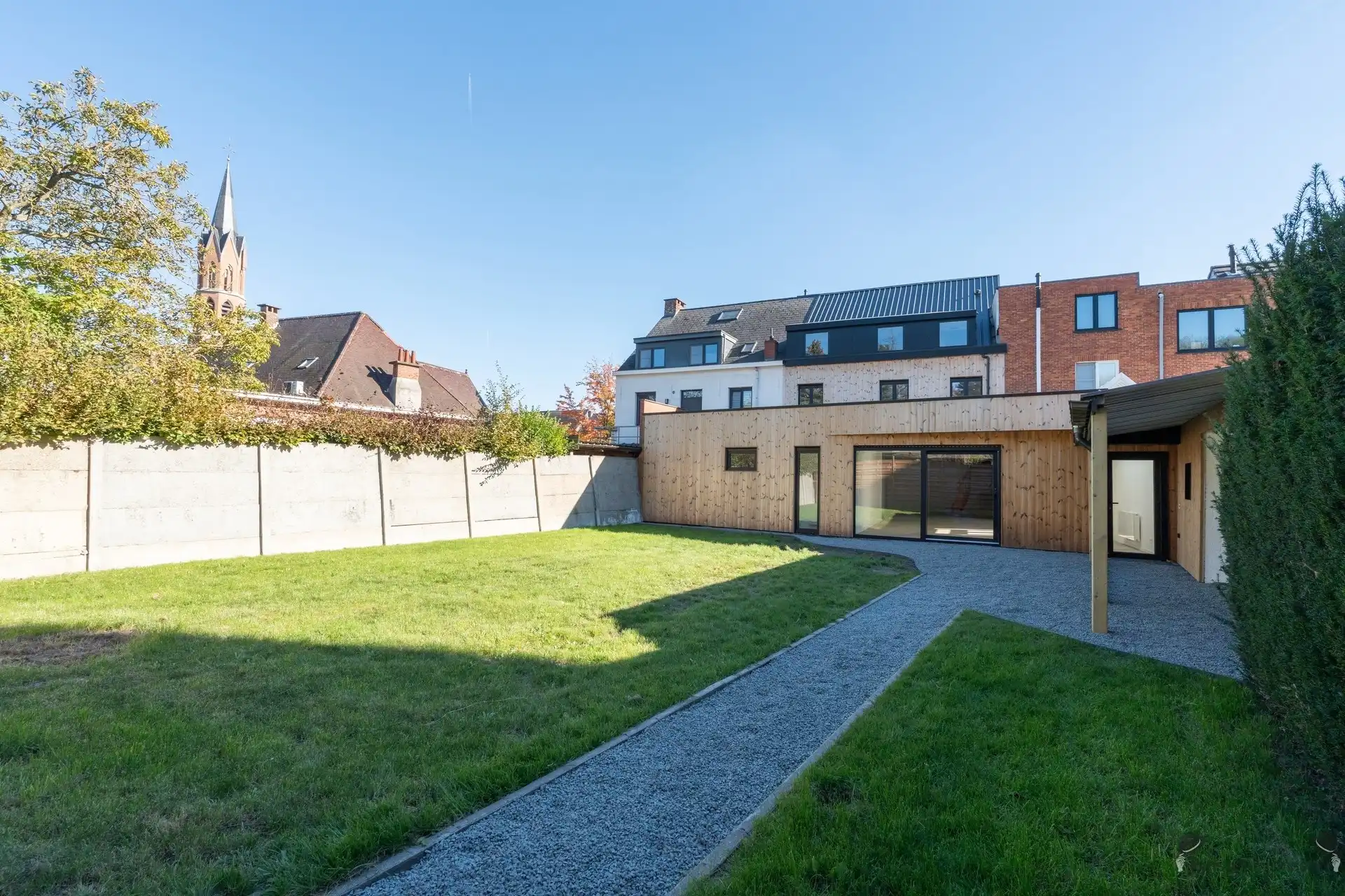 Luxueus gerenoveerd duplexappartement met 4 slaapkamers en private tuin foto 19