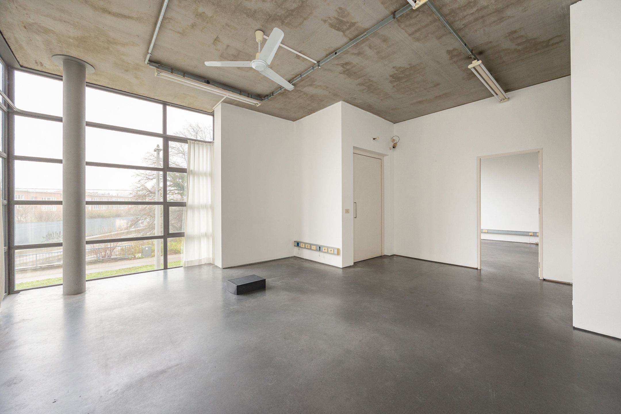 WILRIJK - Modernistisch huis op centrale locatie foto 8