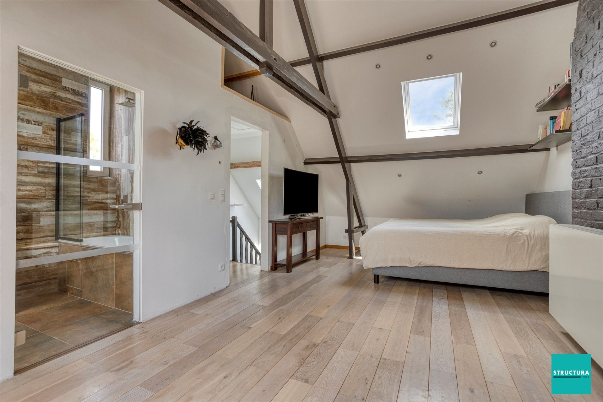 Gerenoveerde woning met 3 kamers en ZW-gerichte tuin foto 20