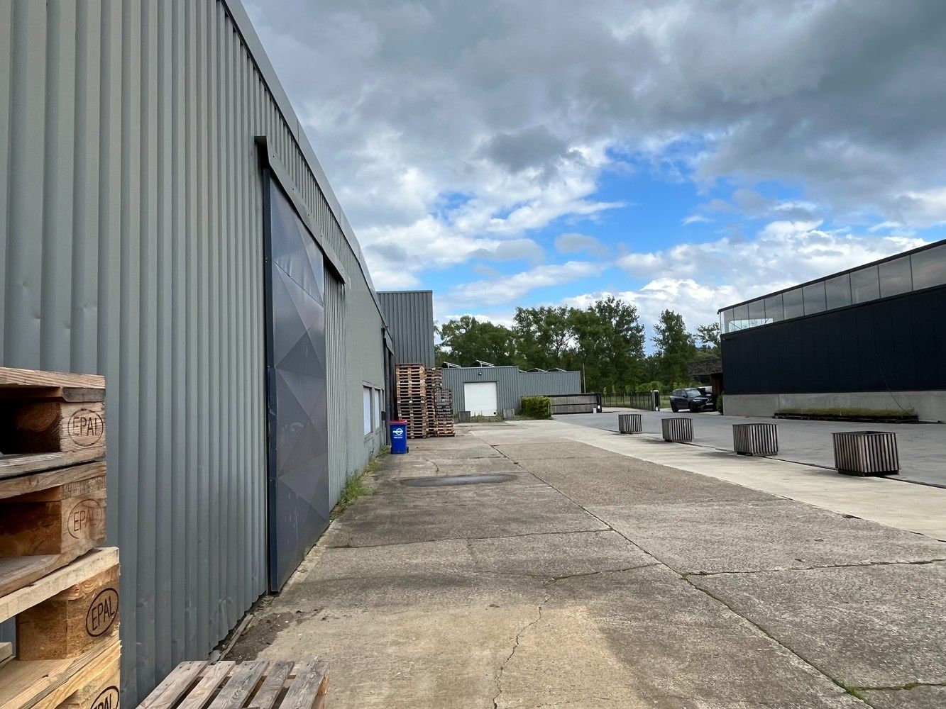 Bedrijfsgebouw +/- 1.397m² foto 34