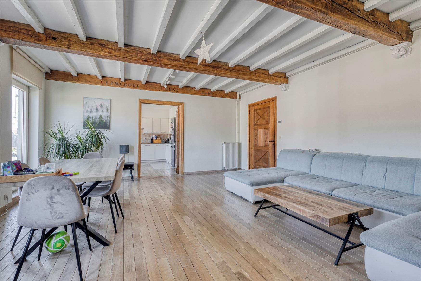 Duplex appartement te huur in het voormalige gemeentehuis van Leerne foto 3