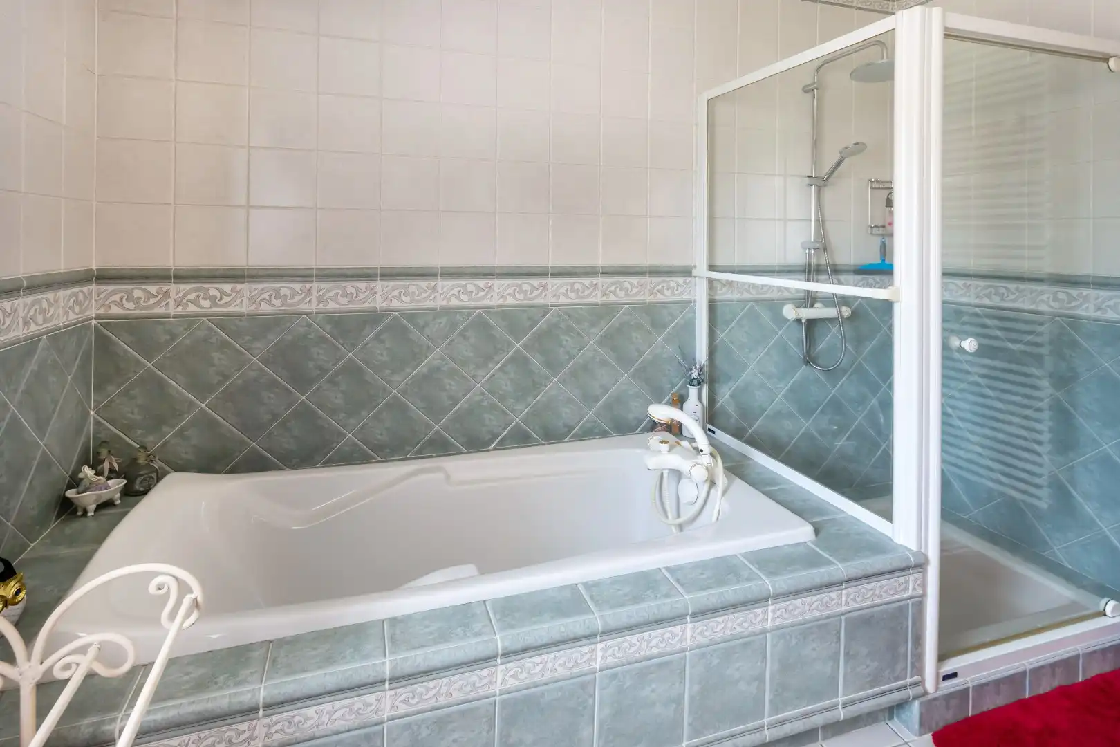 Unieke woning met karakter en een grote garage op uiterst rustige ligging in Mouthiers-sur-Boëme foto 11